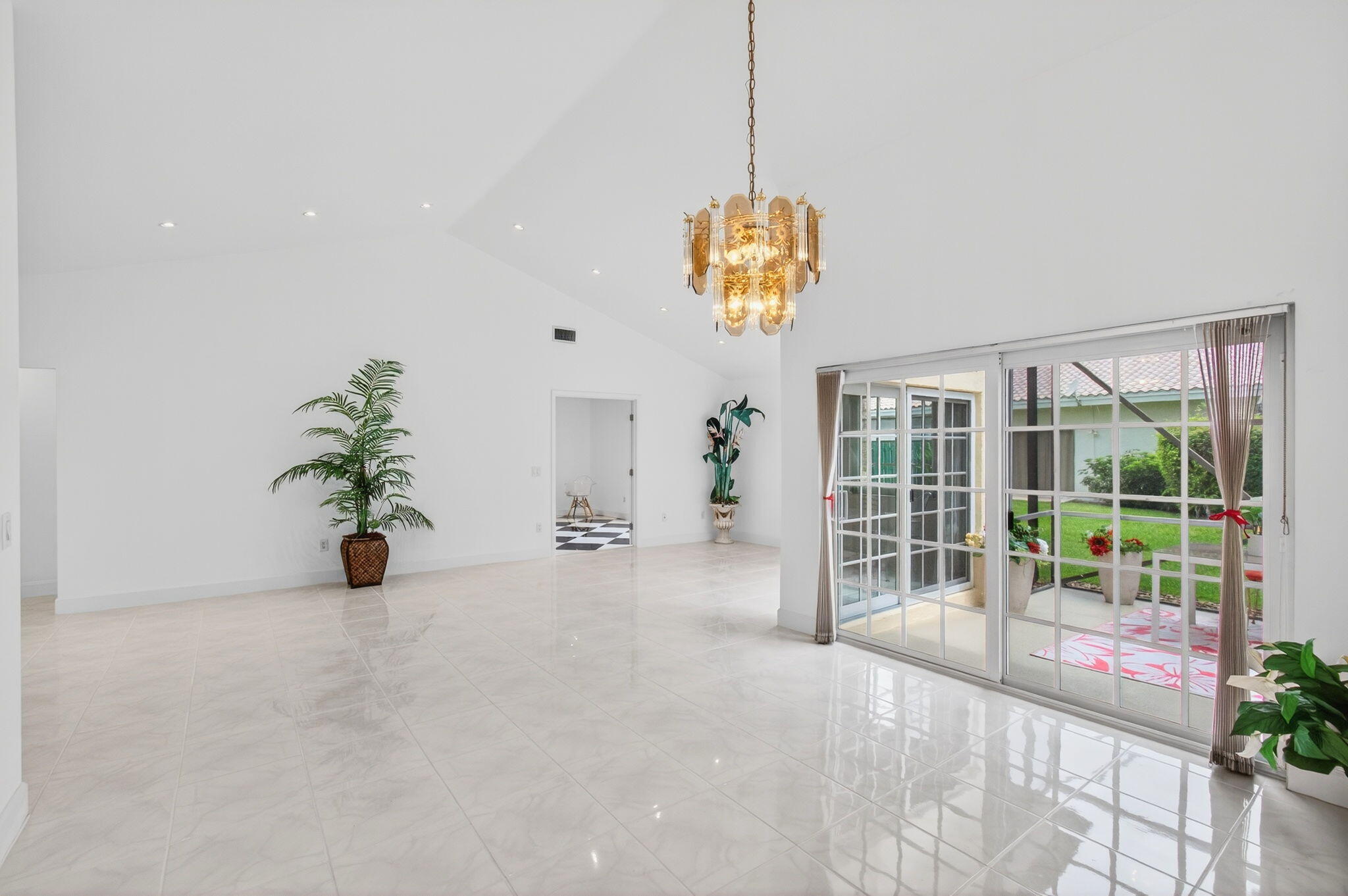 6105 Via Laguna Lane Property Photo 11