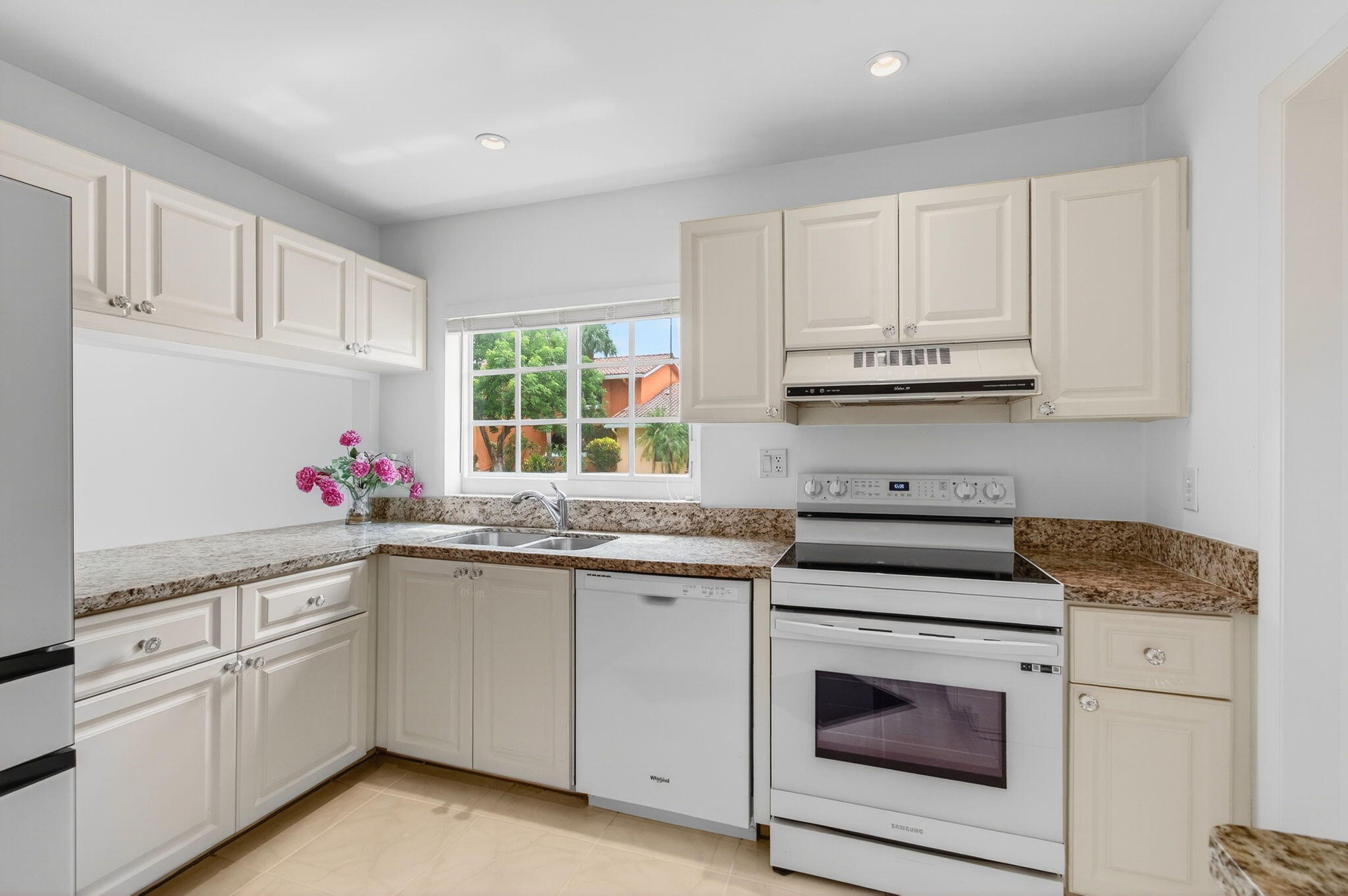 6105 Via Laguna Lane Property Photo 23