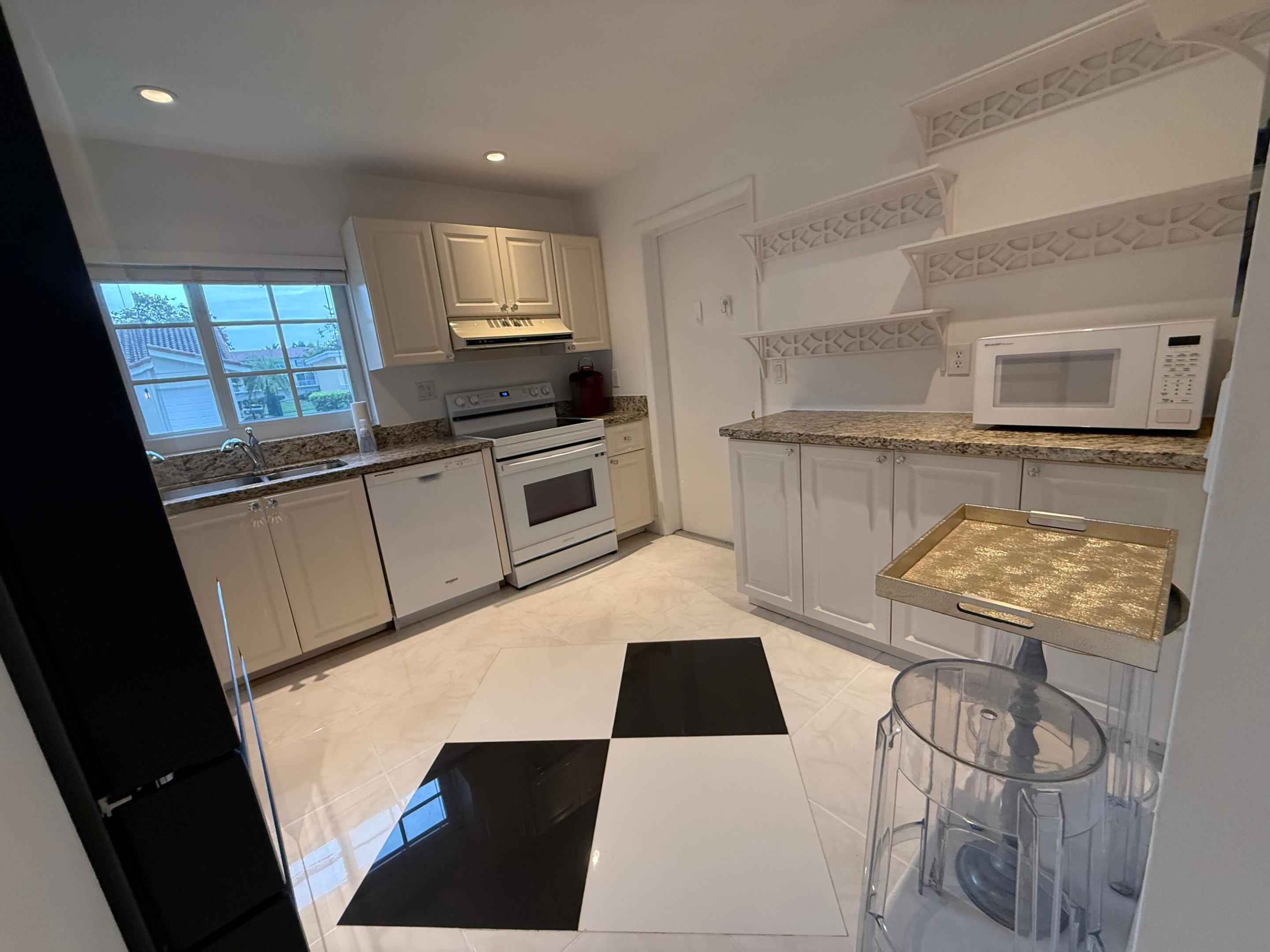 6105 Via Laguna Lane Property Photo 28