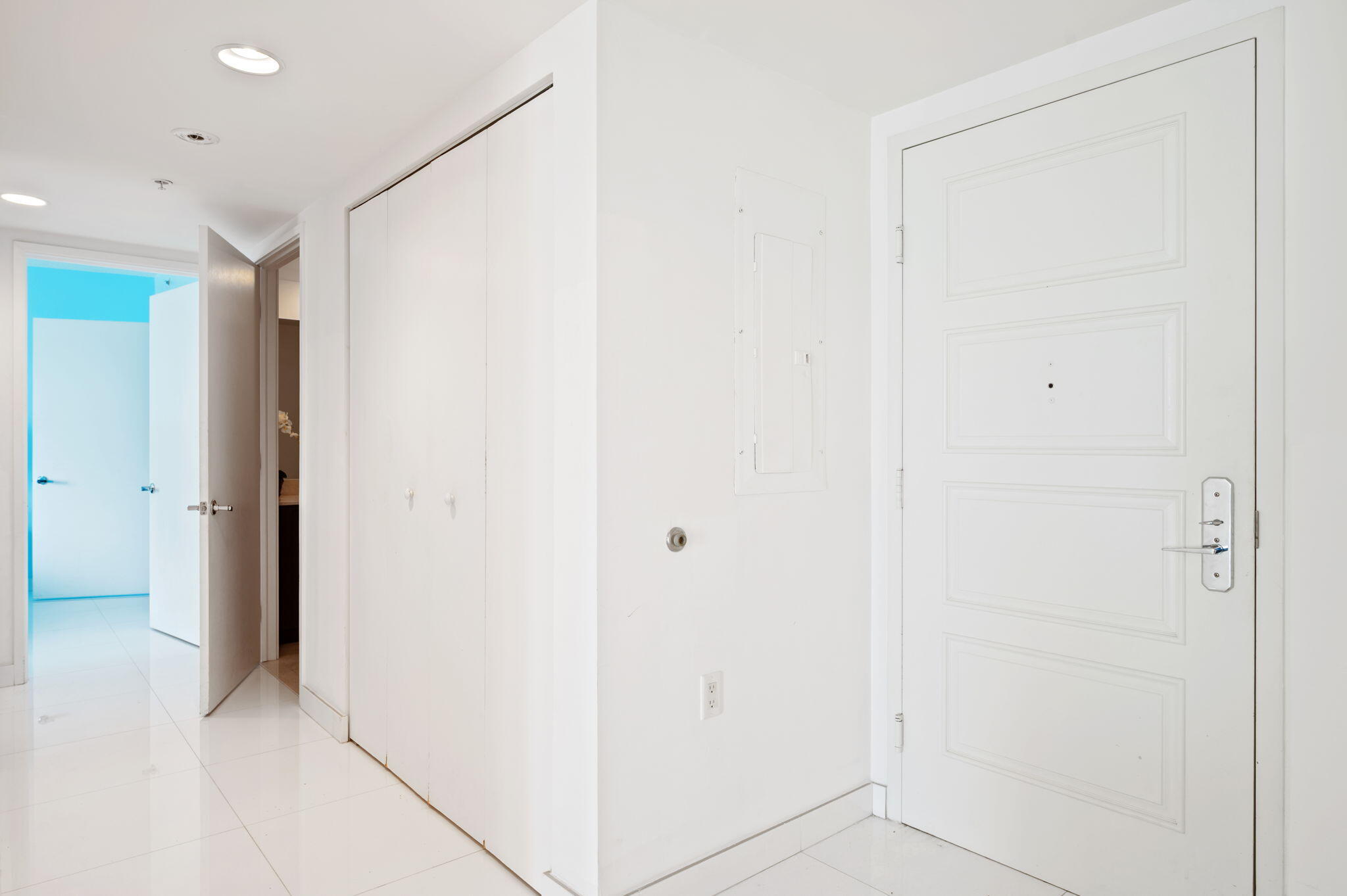 200 Sunny Isles Boulevard 2-806 Property Photo 7