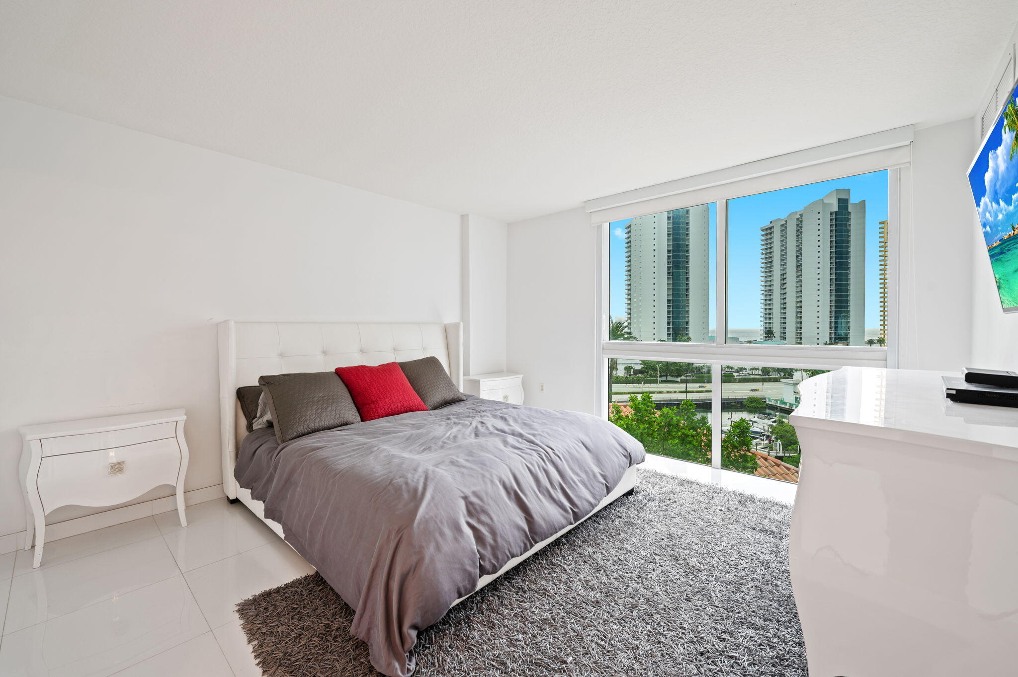 200 Sunny Isles Boulevard 2-806 Property Photo 16