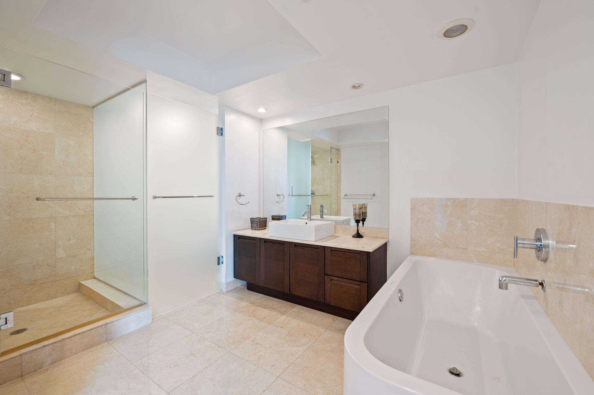 200 Sunny Isles Boulevard 2-806 Property Photo 18