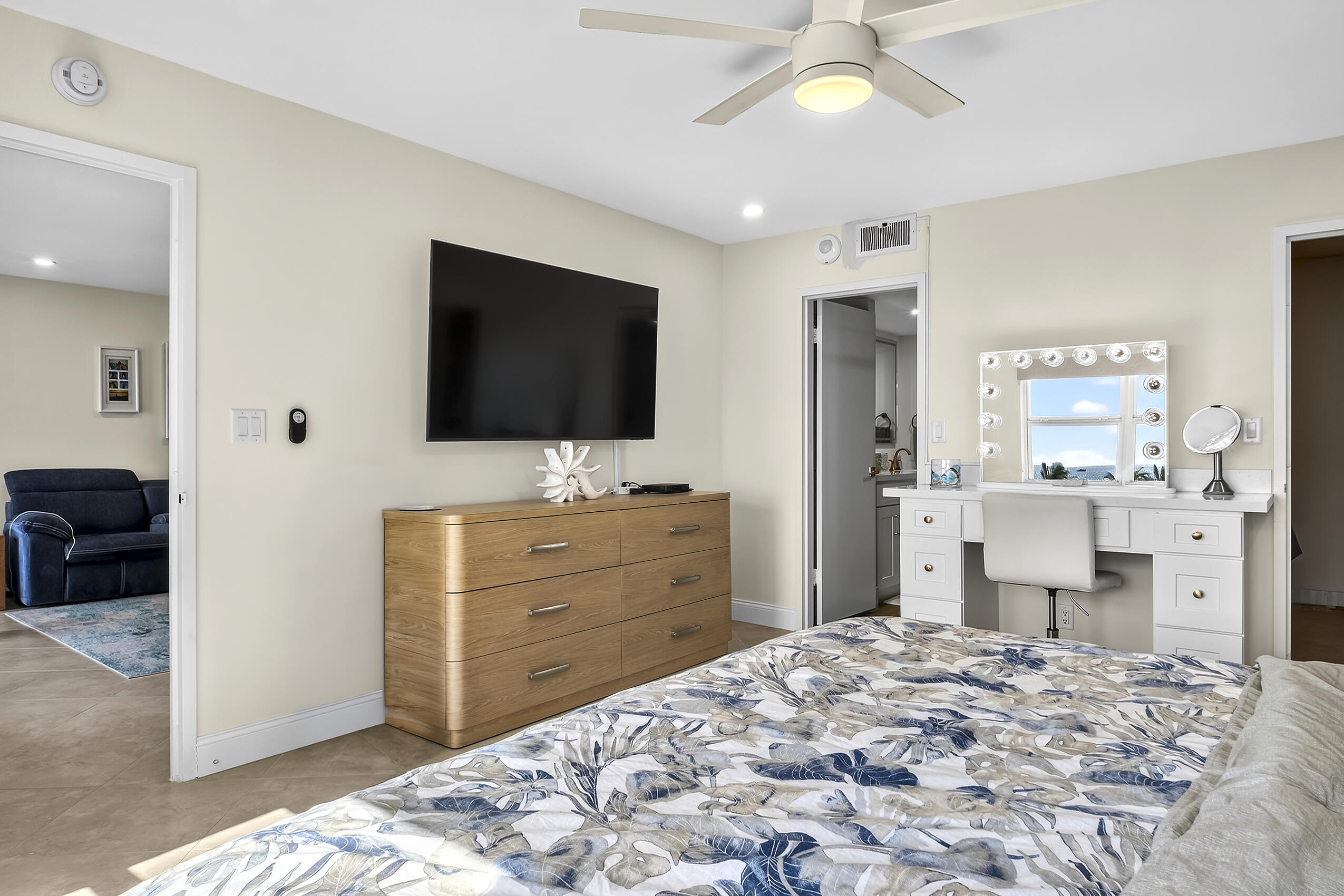 111 N Pompano Beach Boulevard 611 Property Photo 16