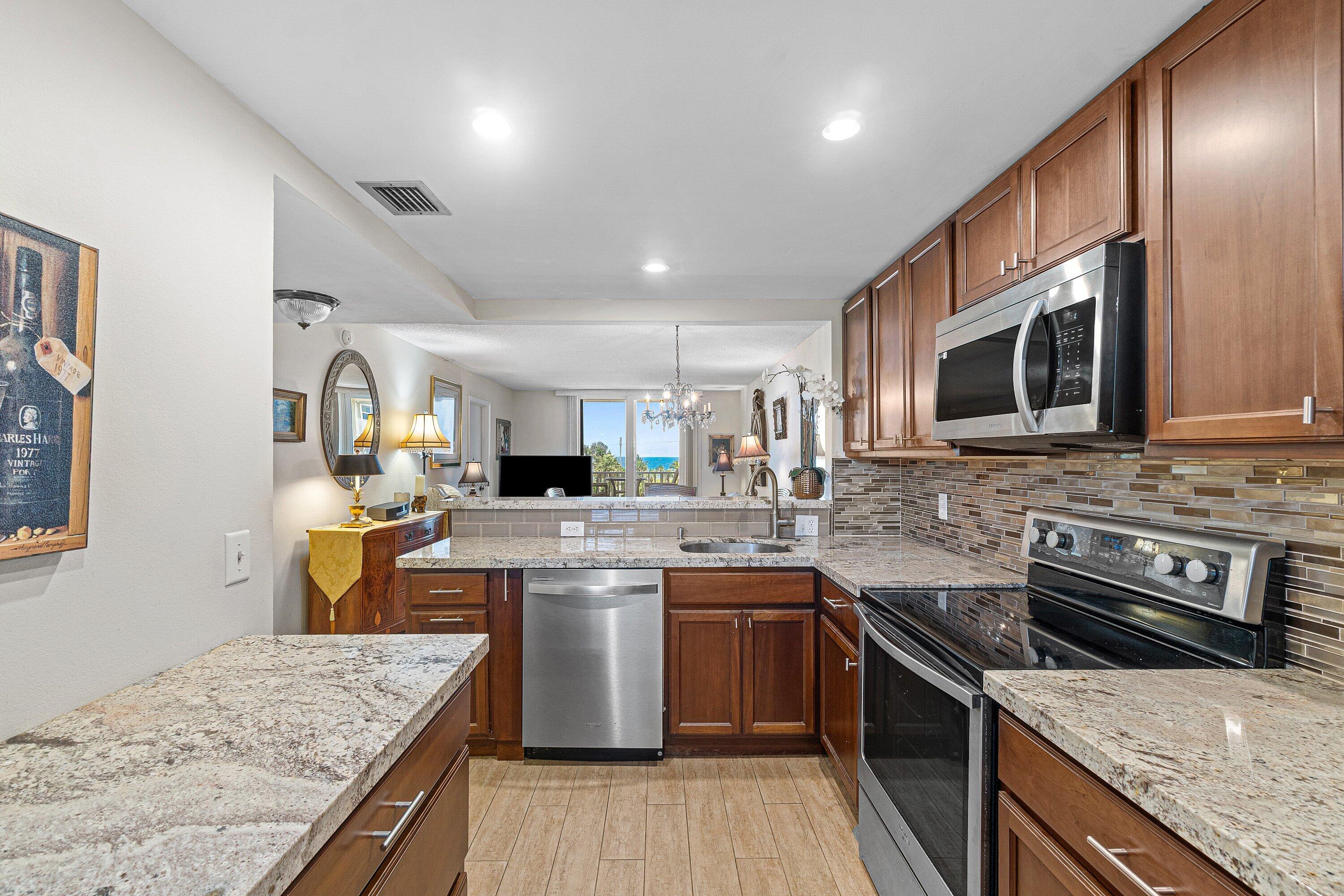 2929 S Ocean Boulevard 4100 Property Photo 11