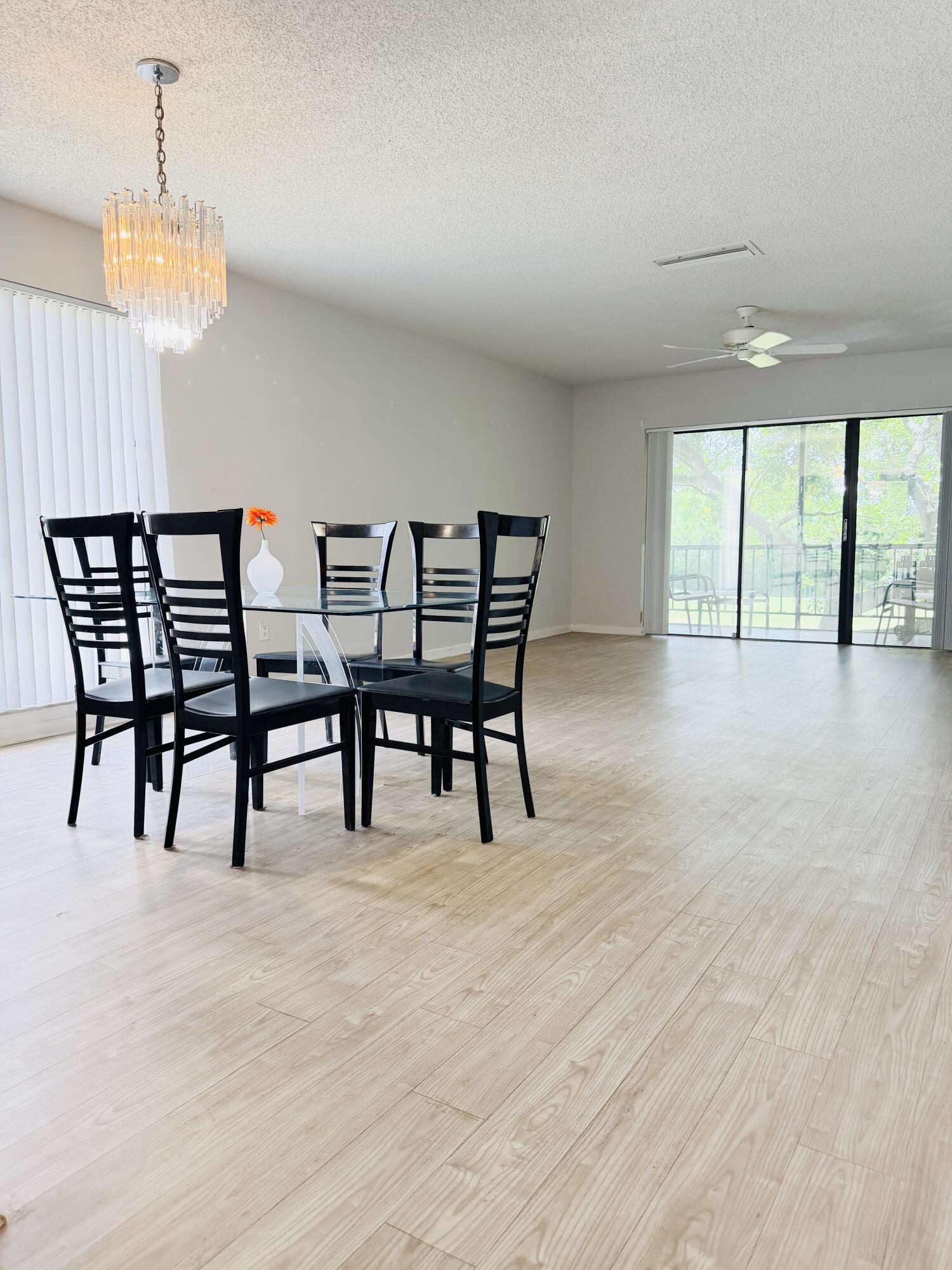 21411 Juego Circle 32b Property Photo 4