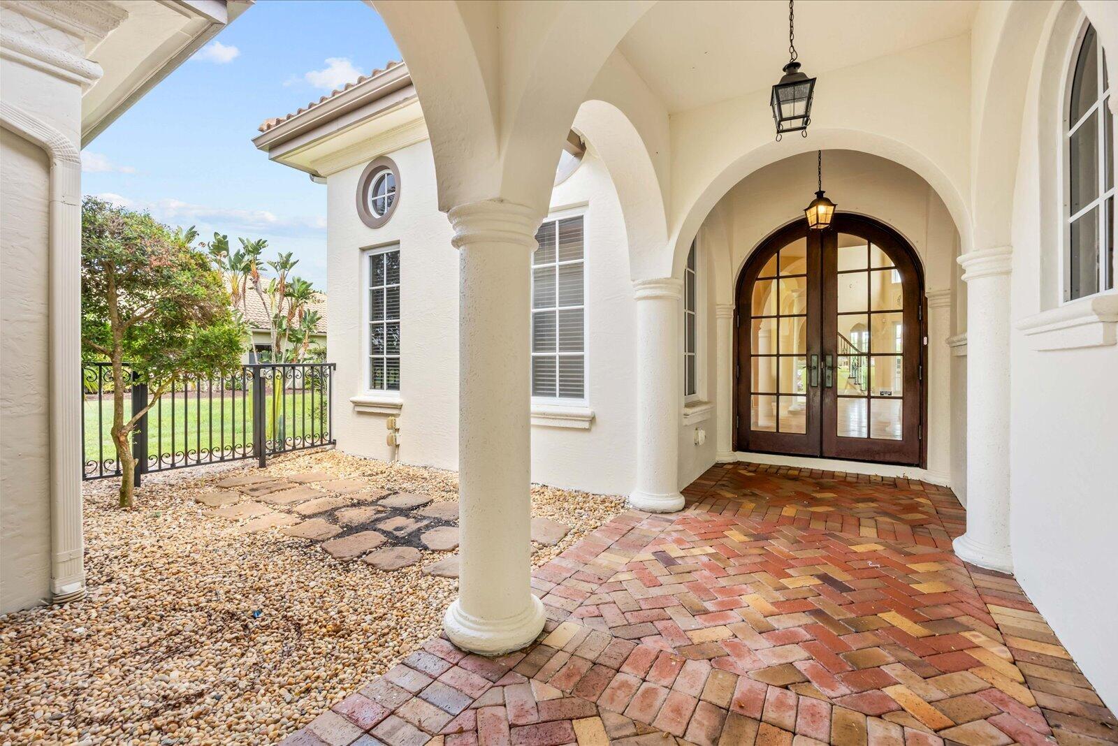 143 Se Bella Strano Property Photo 2