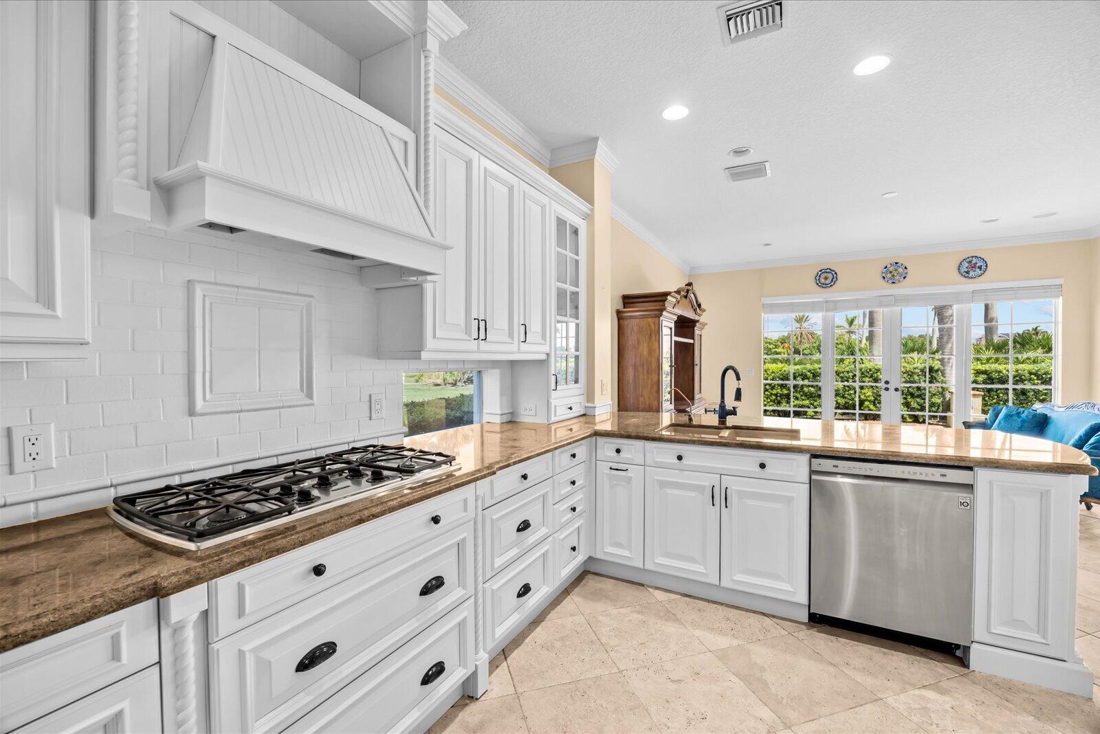 143 Se Bella Strano Property Photo 8