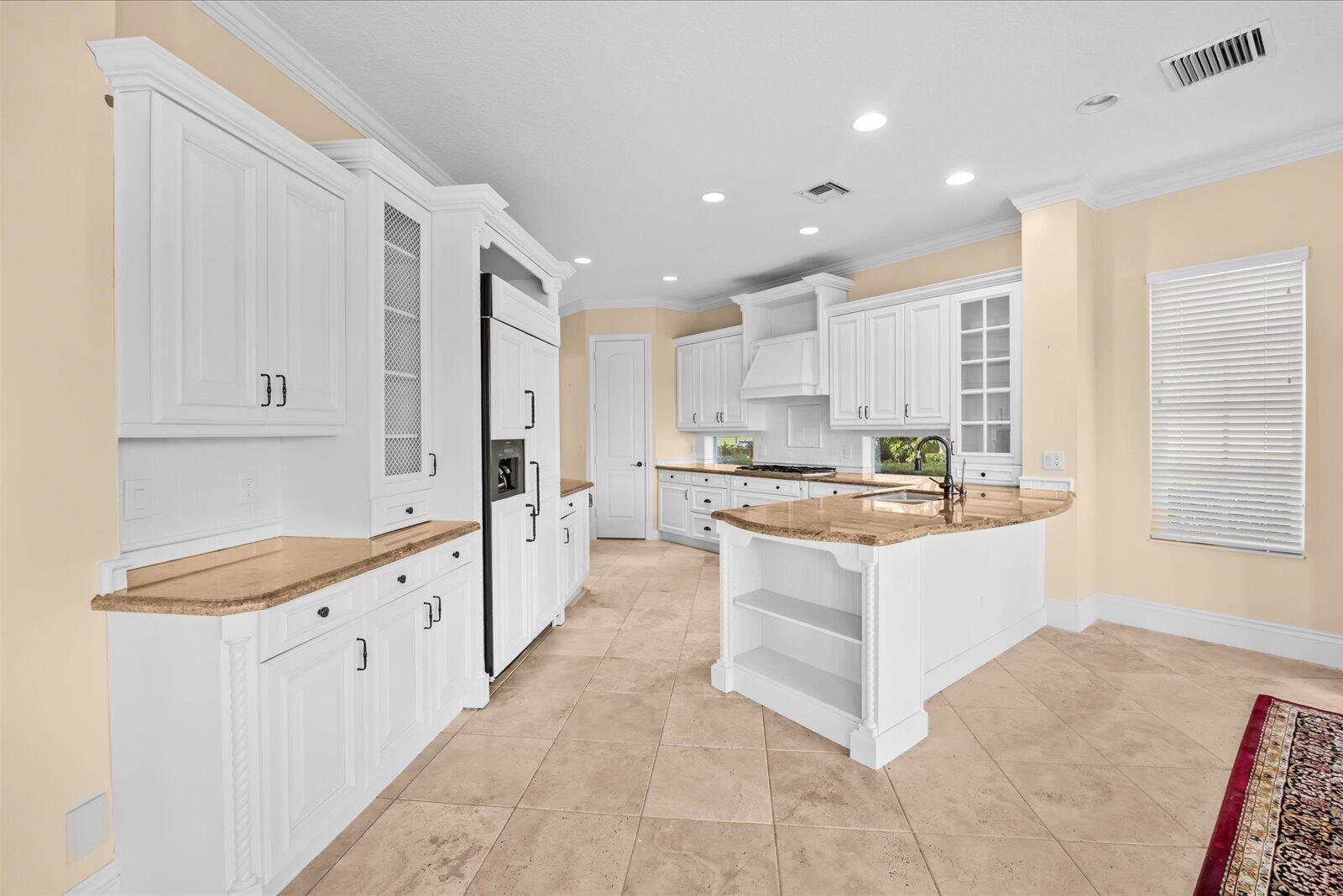 143 Se Bella Strano Property Photo 11