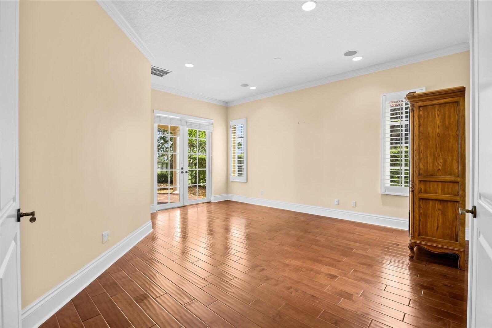 143 Se Bella Strano Property Photo 16