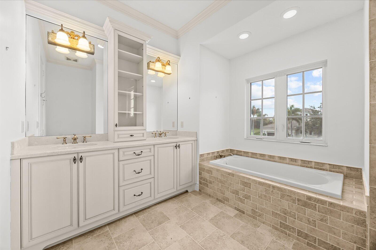 143 Se Bella Strano Property Photo 30