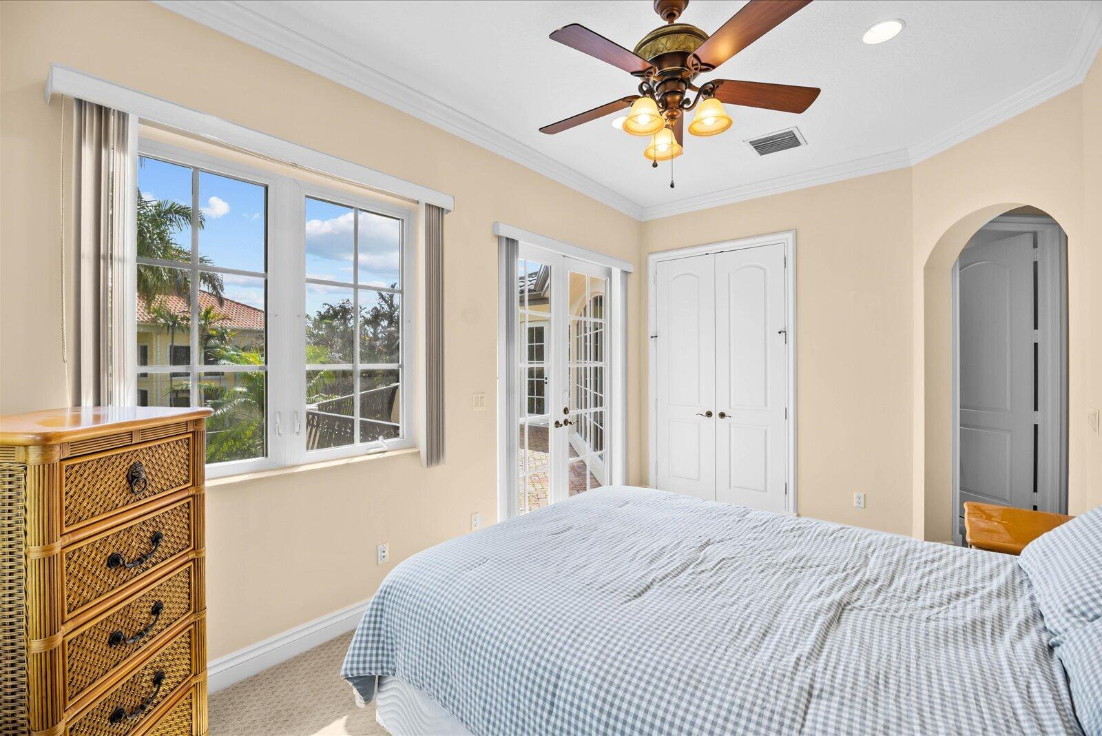 143 Se Bella Strano Property Photo 35