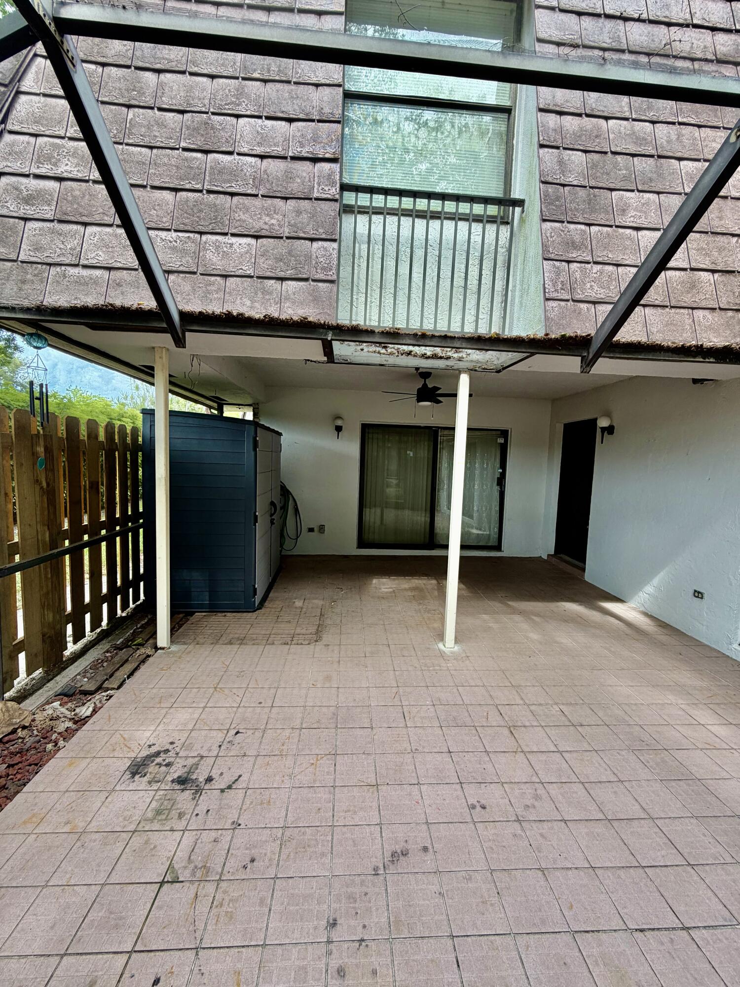 7696 Courtyard Run Run W Property Photo 3