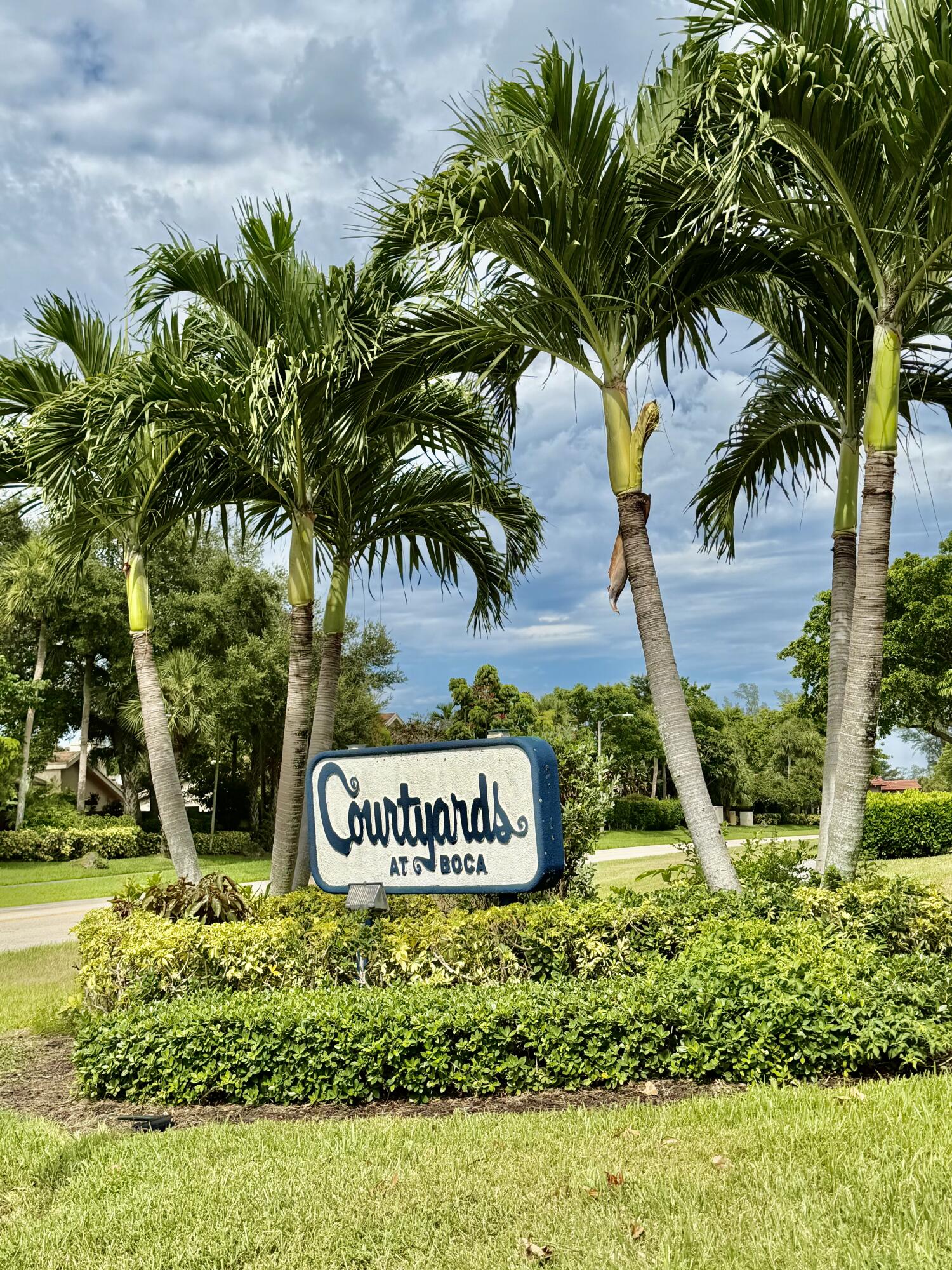 7696 Courtyard Run Run W Property Photo 4