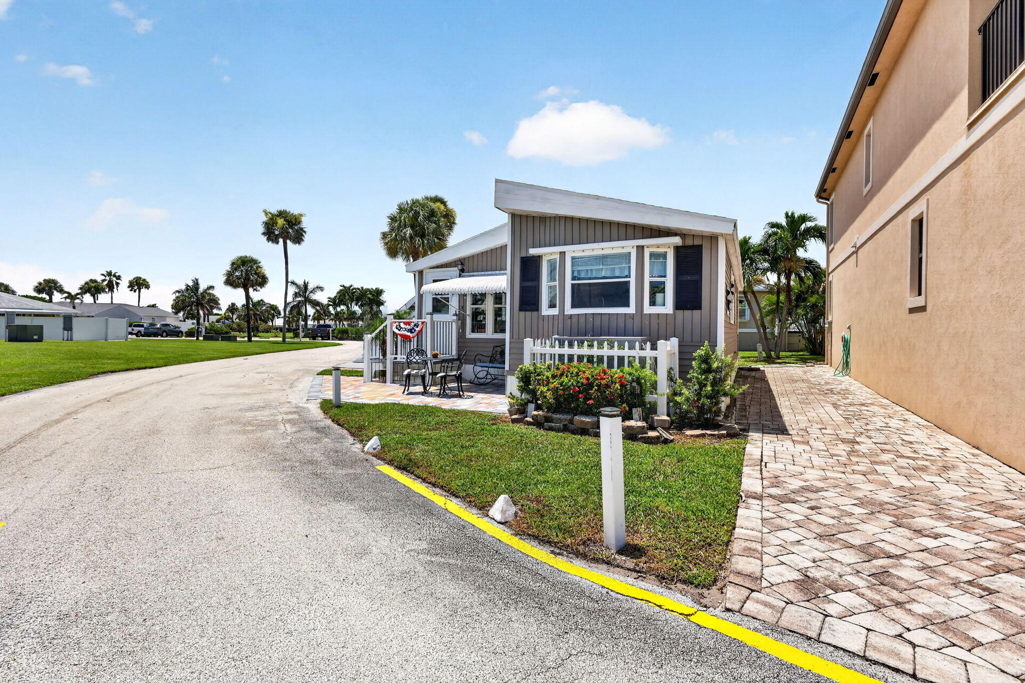 10725 S Ocean Drive 463 Property Photo 8