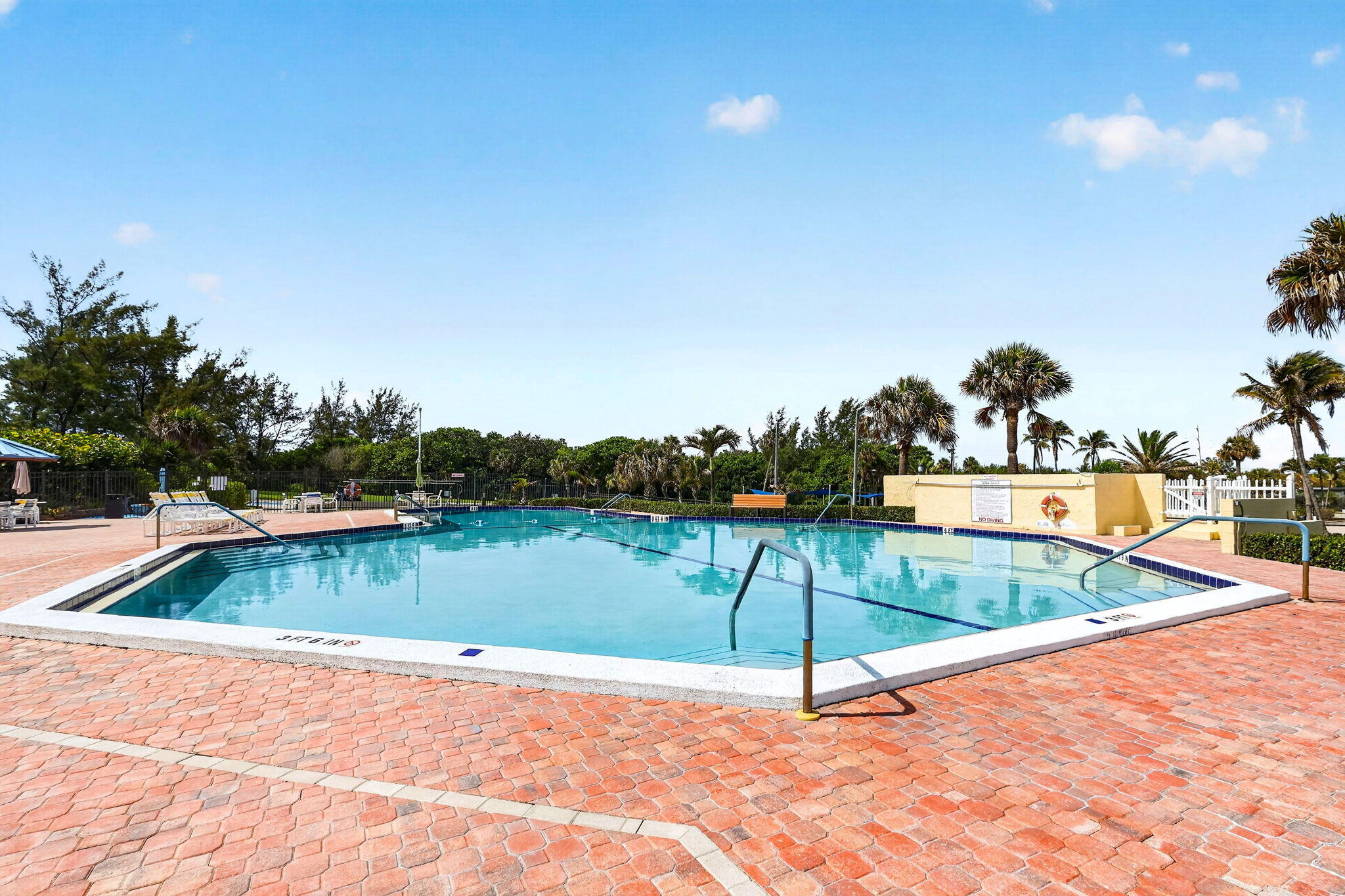 10725 S Ocean Drive 463 Property Photo 38