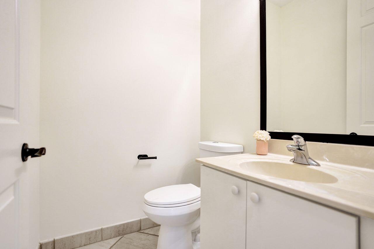 6379 Bella Circle W 606 Property Photo 11
