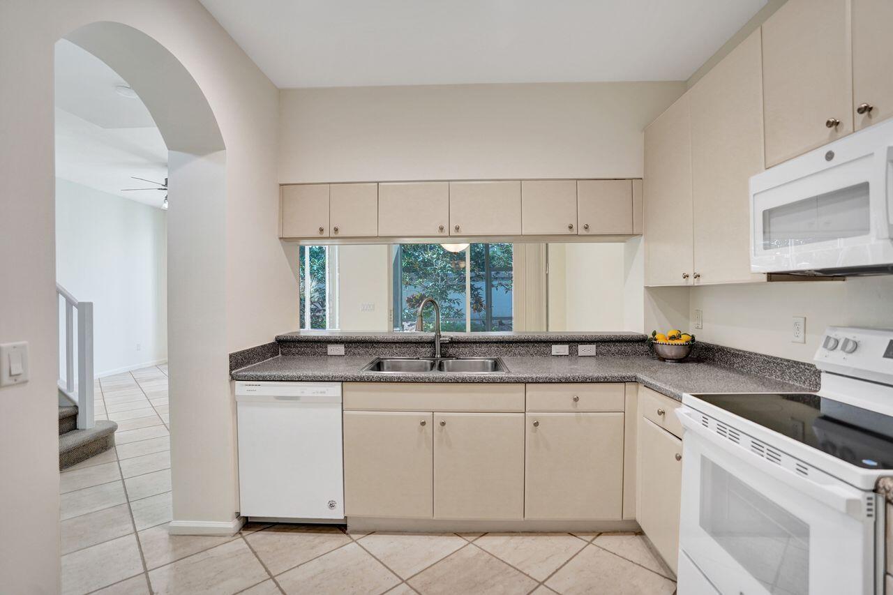 6379 Bella Circle W 606 Property Photo 21