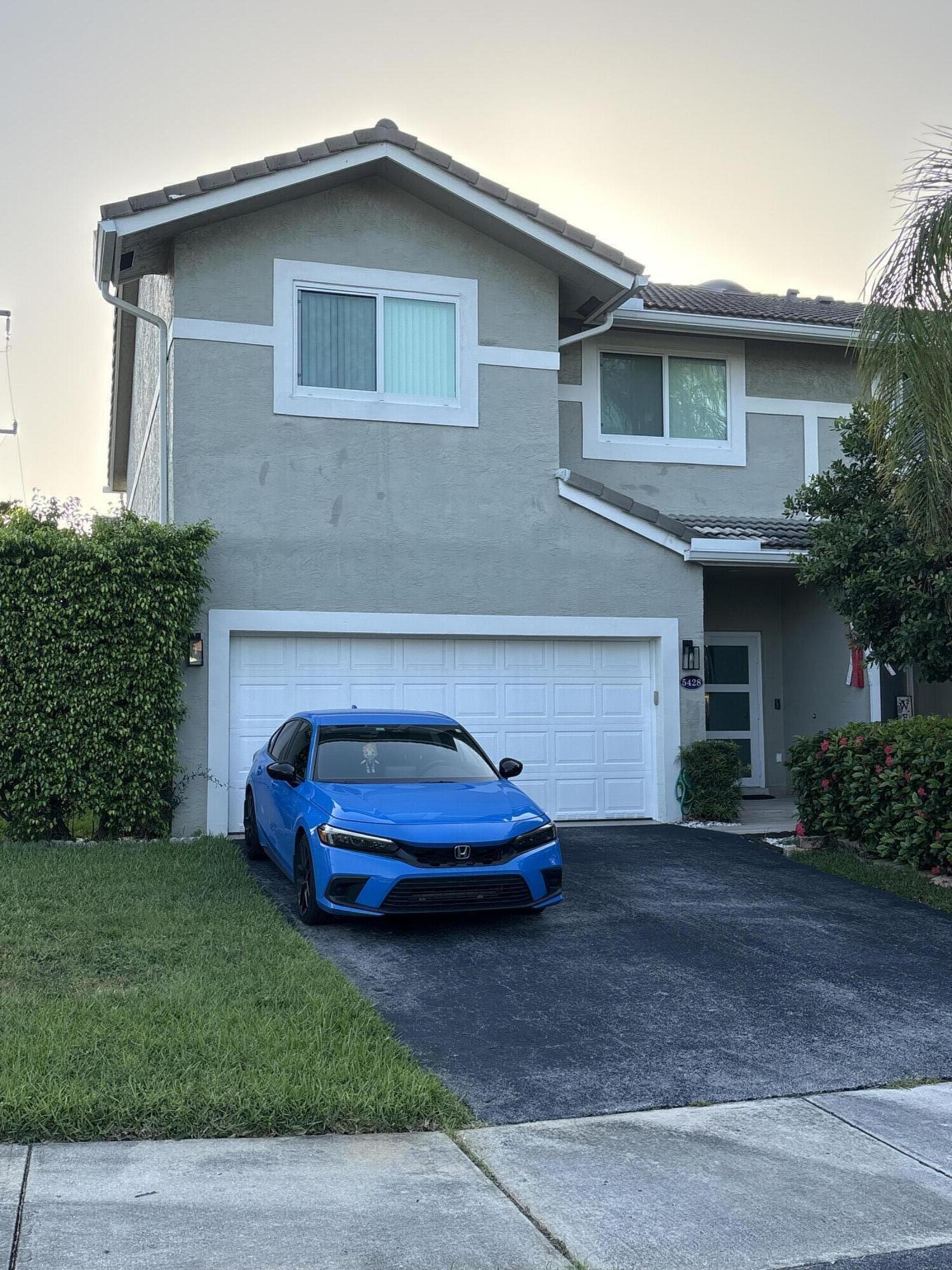 5428 Pointe Villa Drive E Property Photo 1