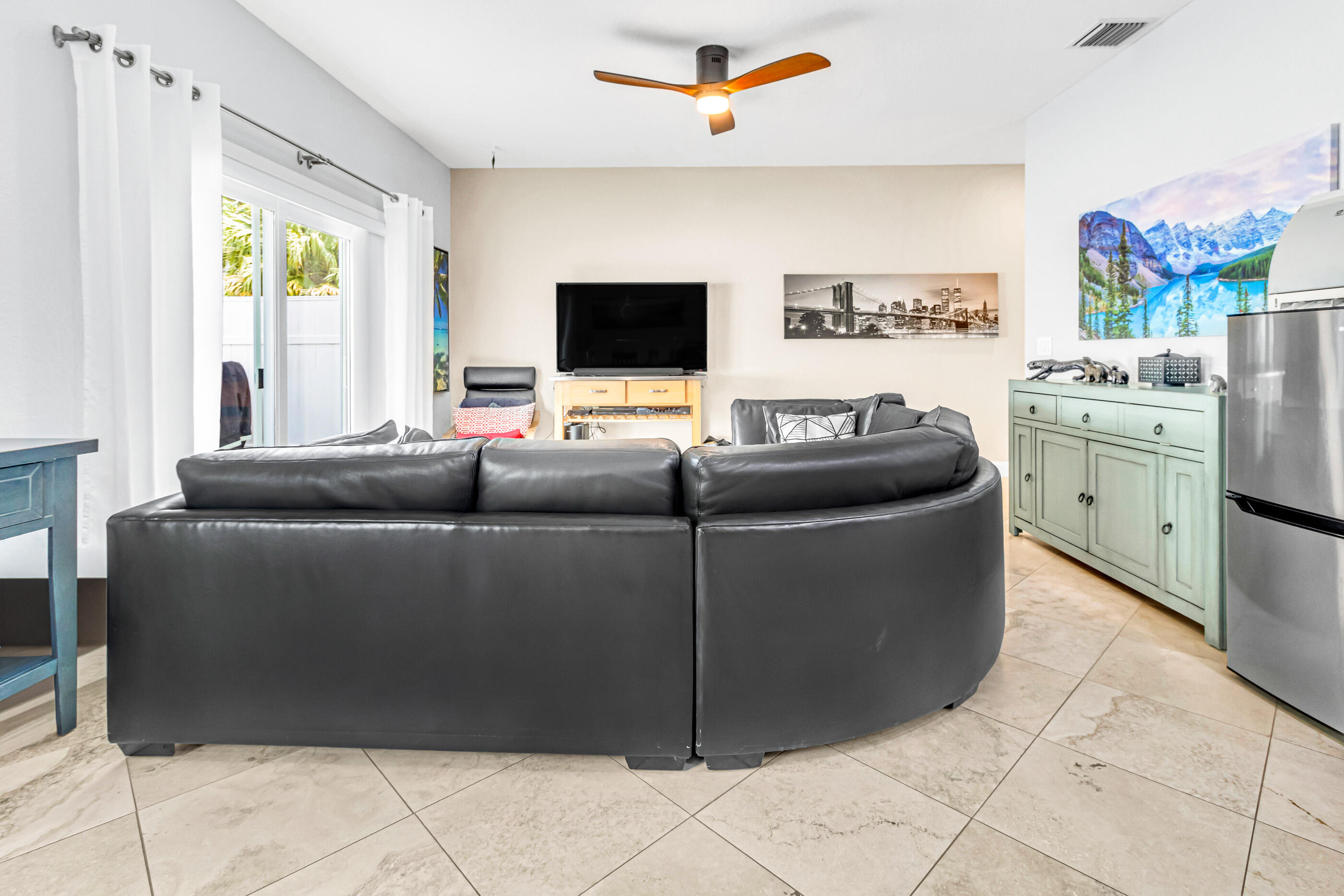 5428 Pointe Villa Drive E Property Photo 5