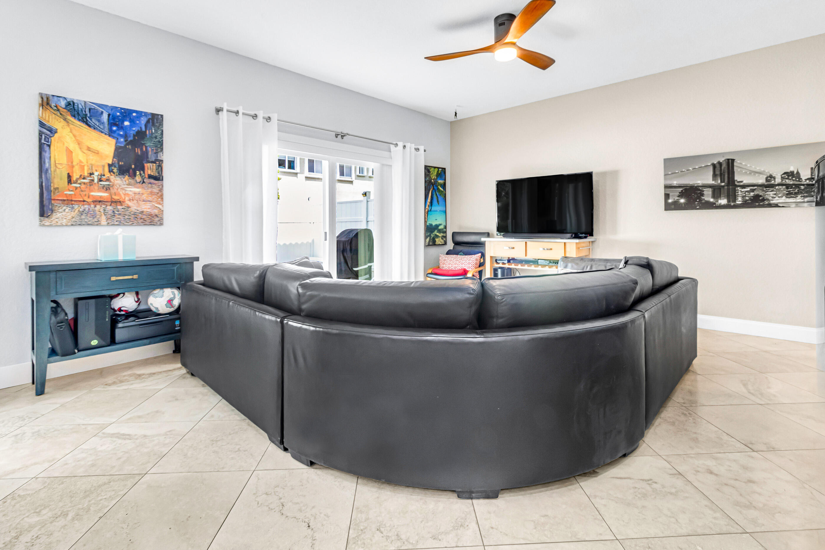 5428 Pointe Villa Drive E Property Photo 10