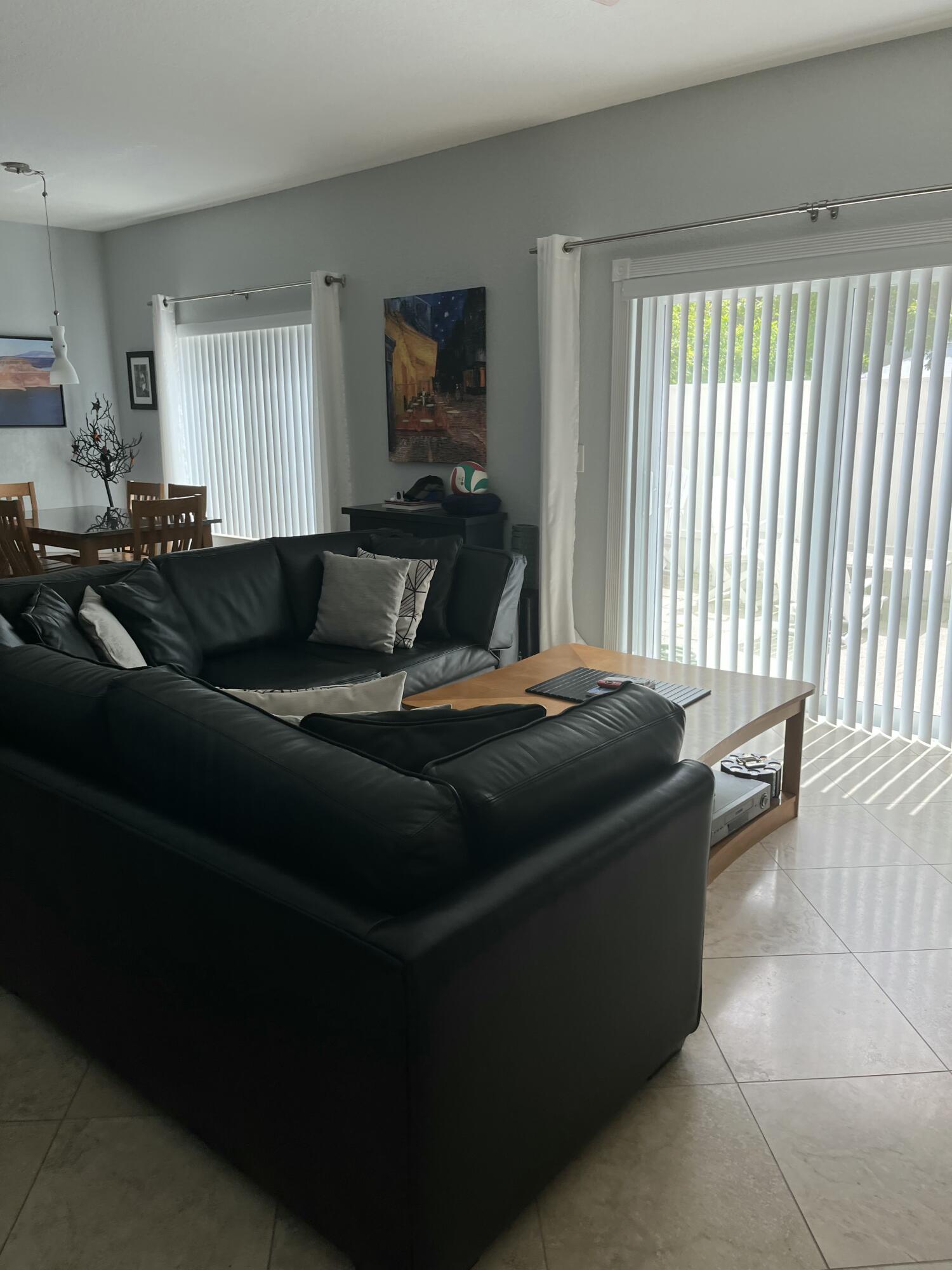 5428 Pointe Villa Drive E Property Photo 13