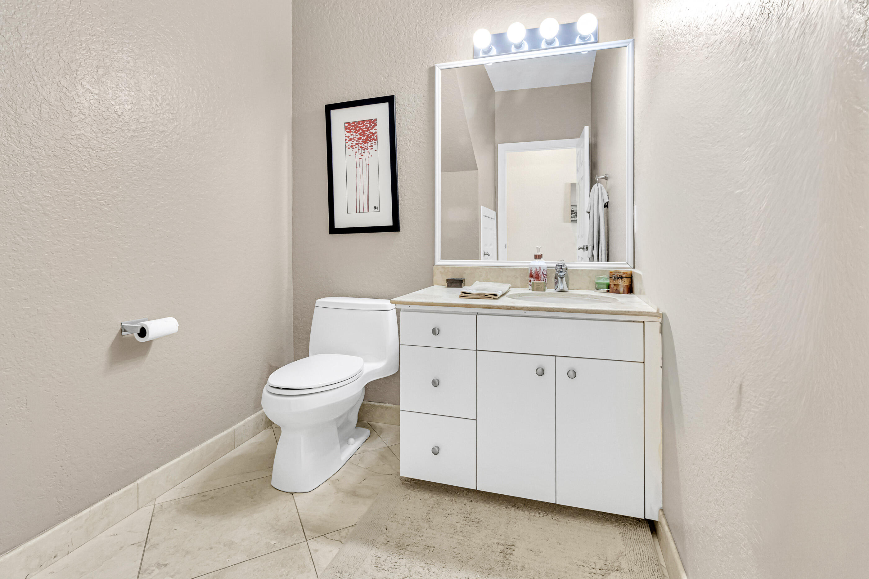 5428 Pointe Villa Drive E Property Photo 16