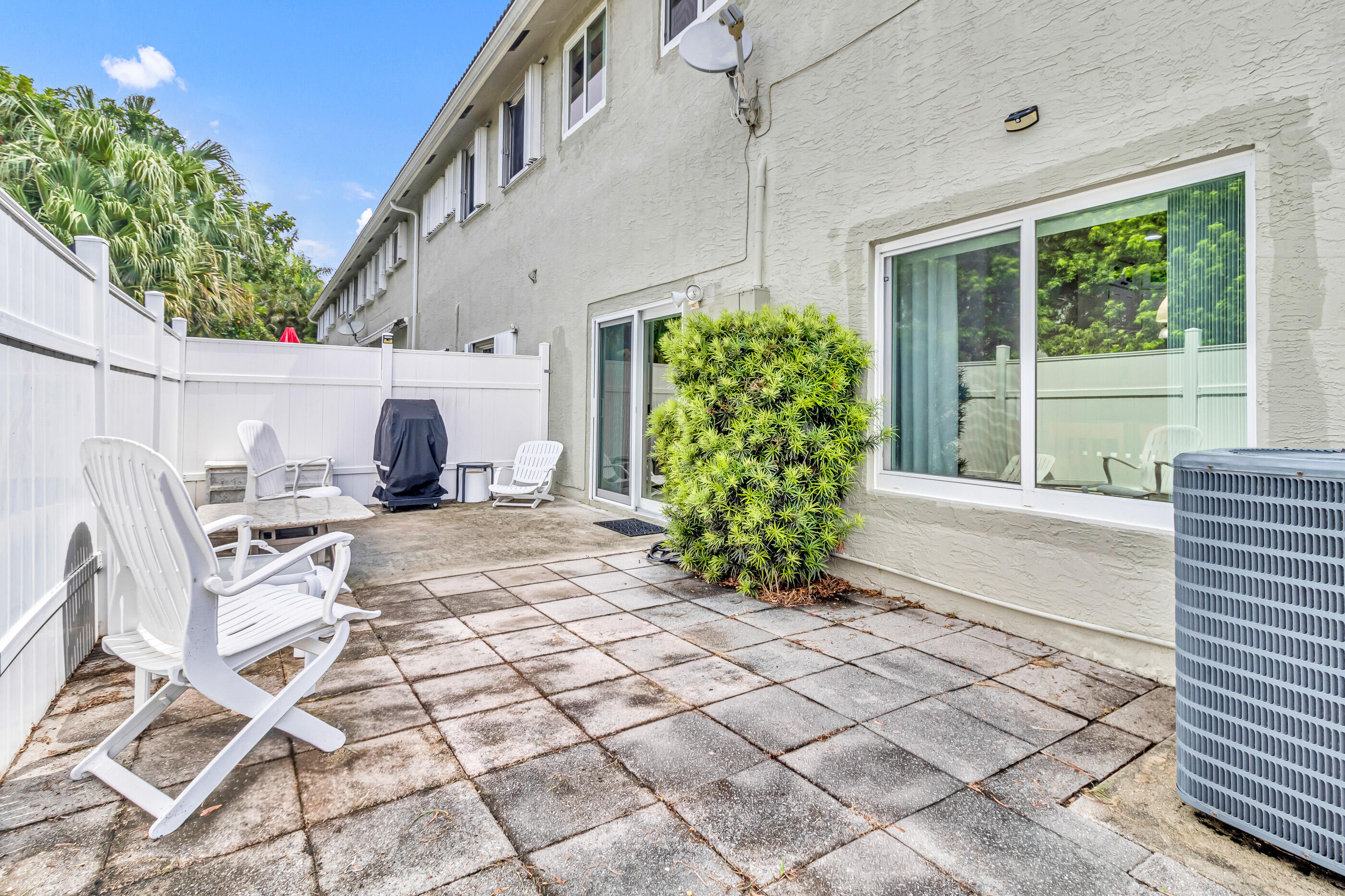 5428 Pointe Villa Drive E Property Photo 29