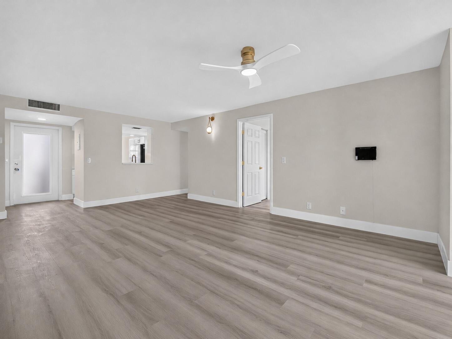 7 Willowbrook Lane 101 Property Photo 8