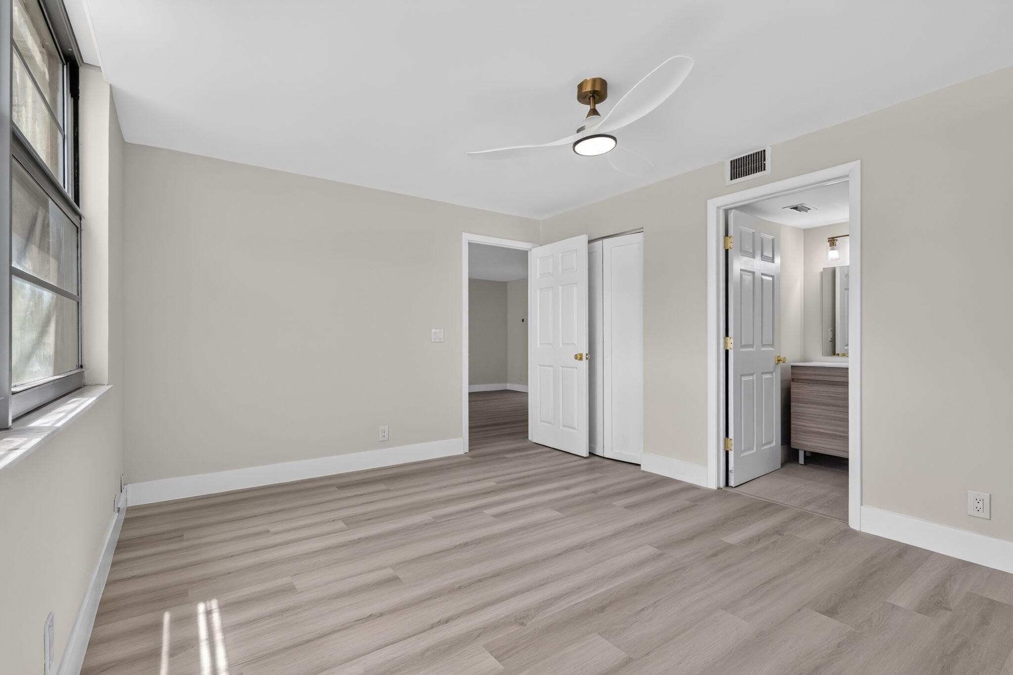 7 Willowbrook Lane 101 Property Photo 17