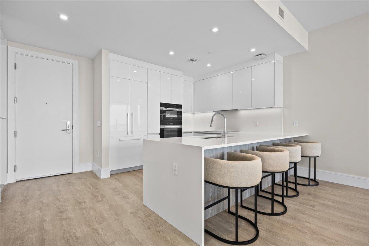 220 Lake Shore Drive 917 Property Photo 7