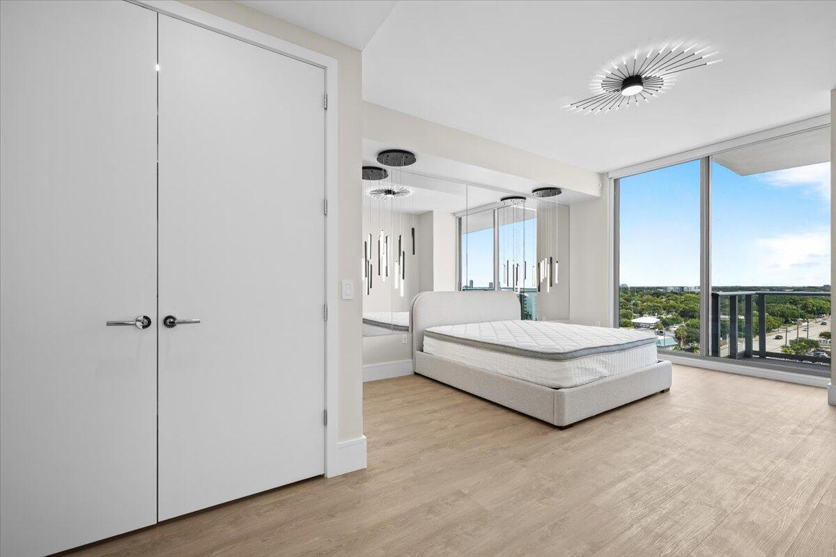 220 Lake Shore Drive 917 Property Photo 19