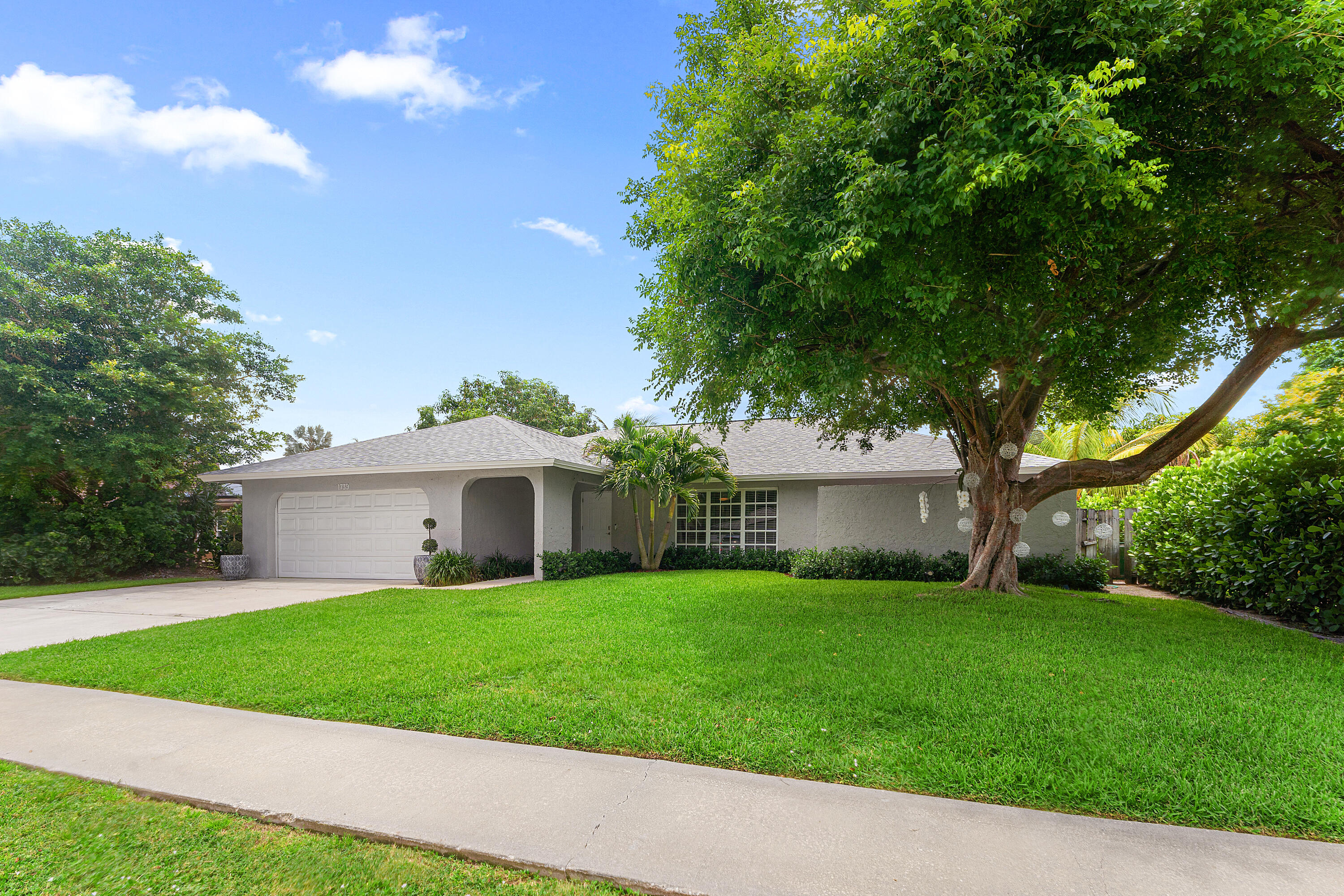 1739 Brae Burn Place Property Photo 4