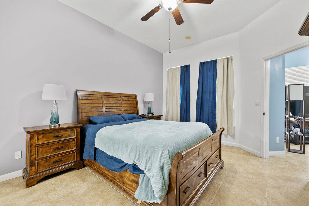 10518 Sw Westlawn Boulevard Property Photo 12