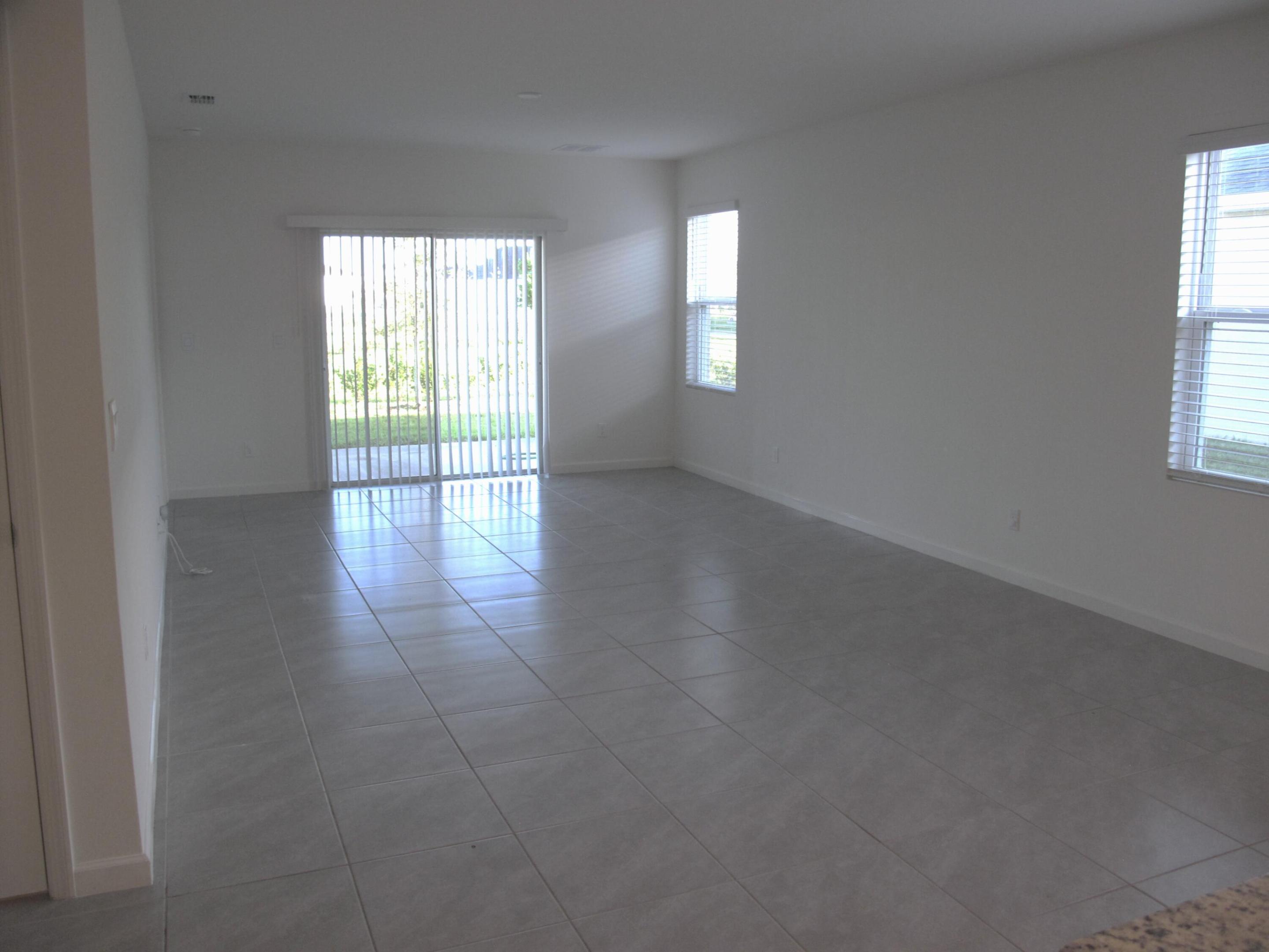 12221 Nettuno Way Property Photo 6