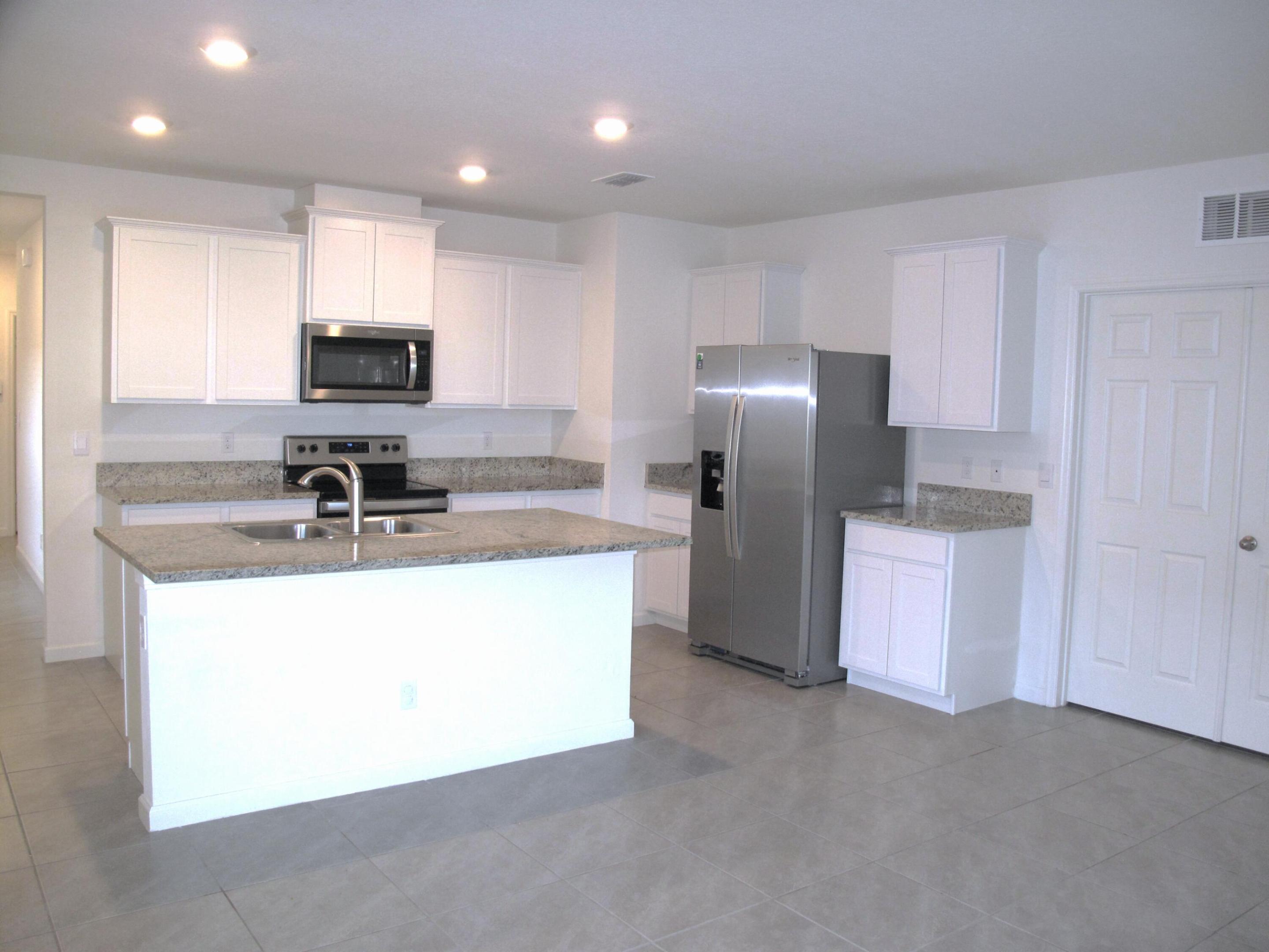 12221 Nettuno Way Property Photo 7