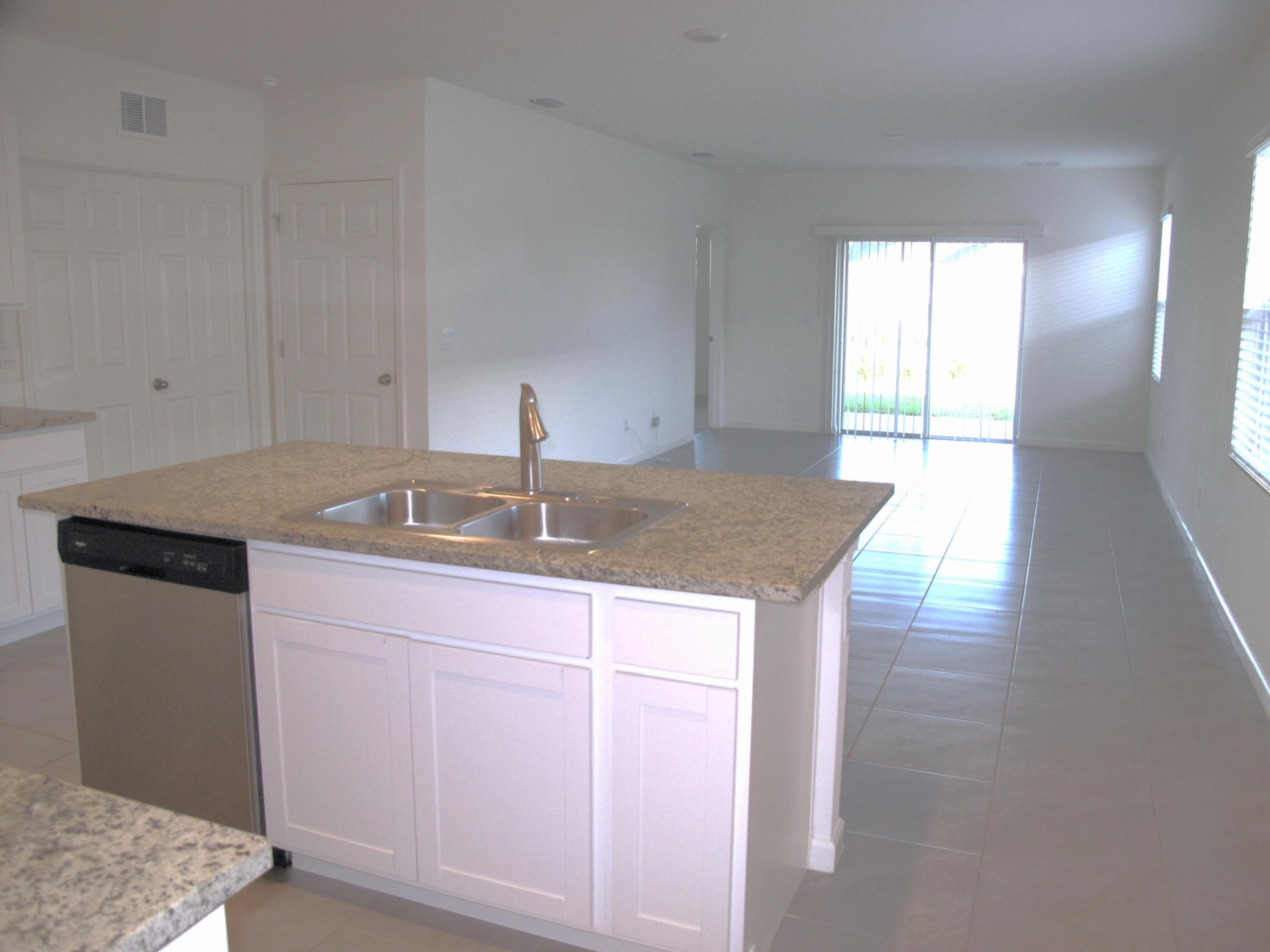 12221 Nettuno Way Property Photo 10