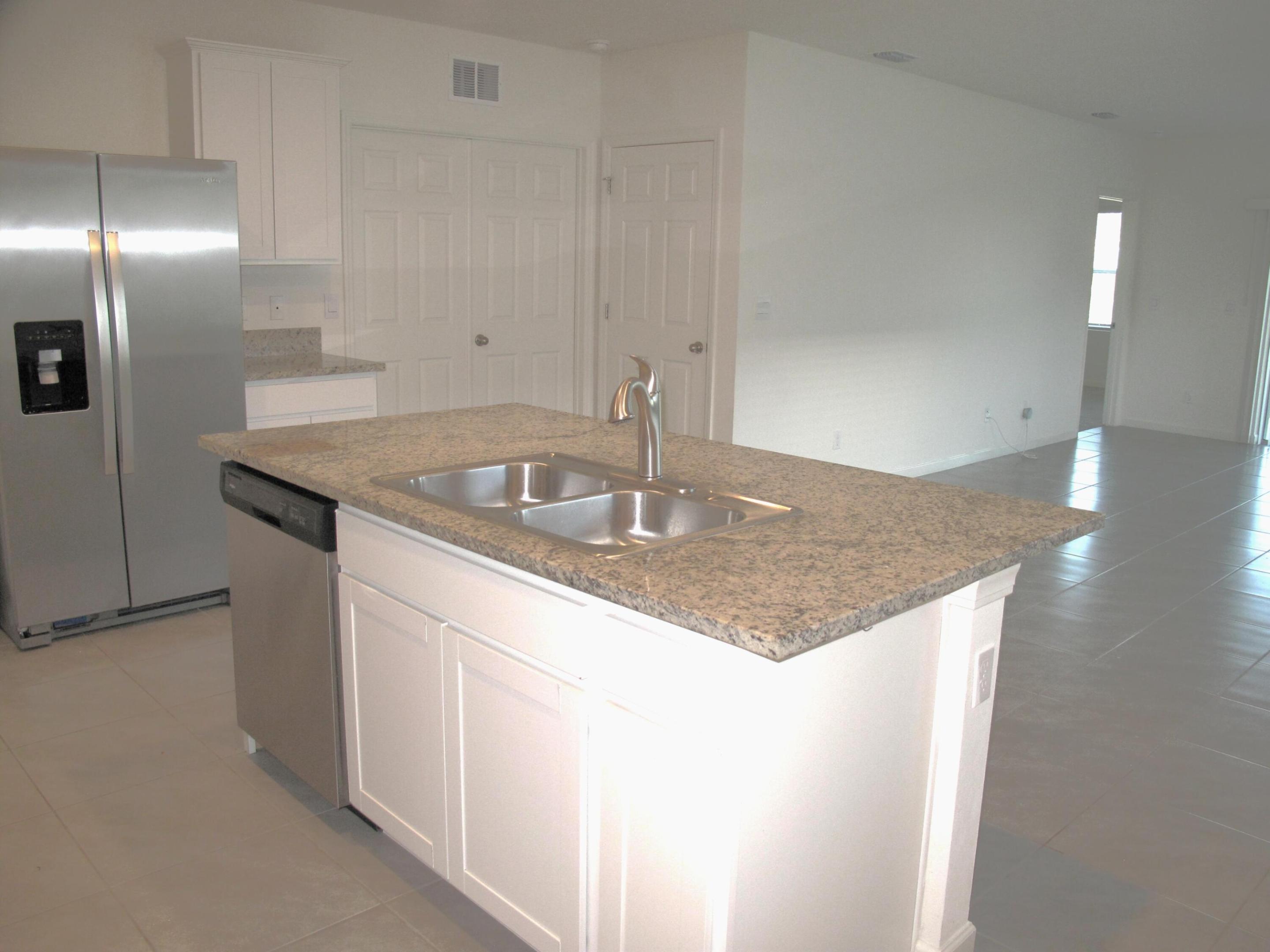 12221 Nettuno Way Property Photo 11