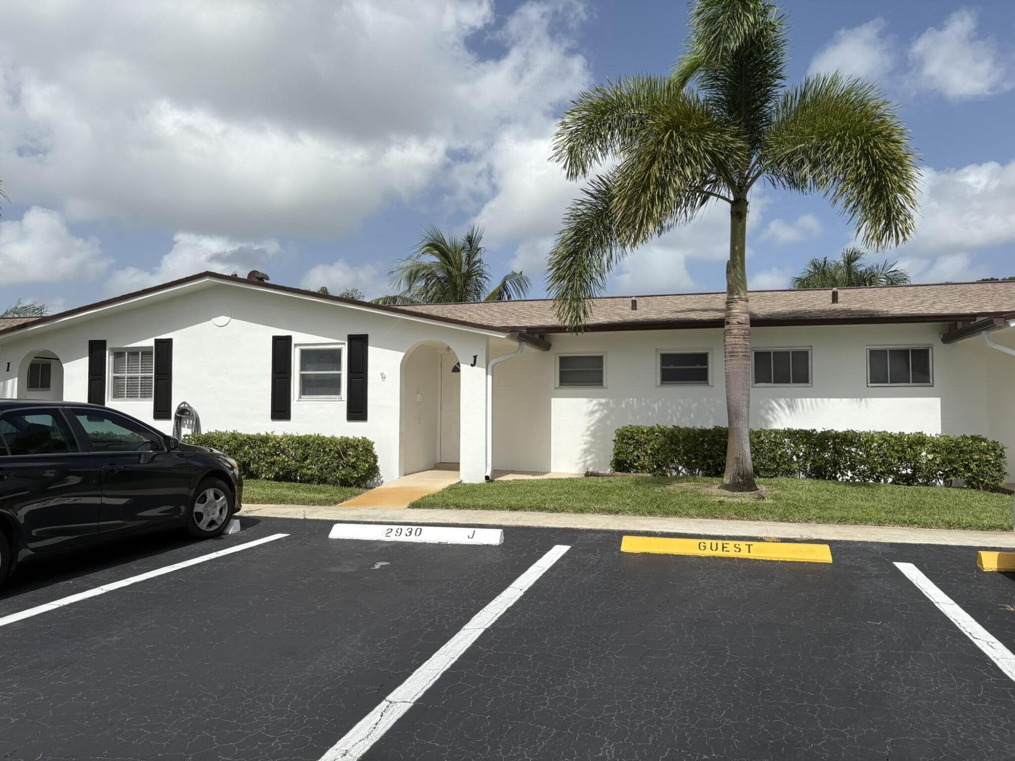 2930 CROSLEY Drive E J Property Photo 1