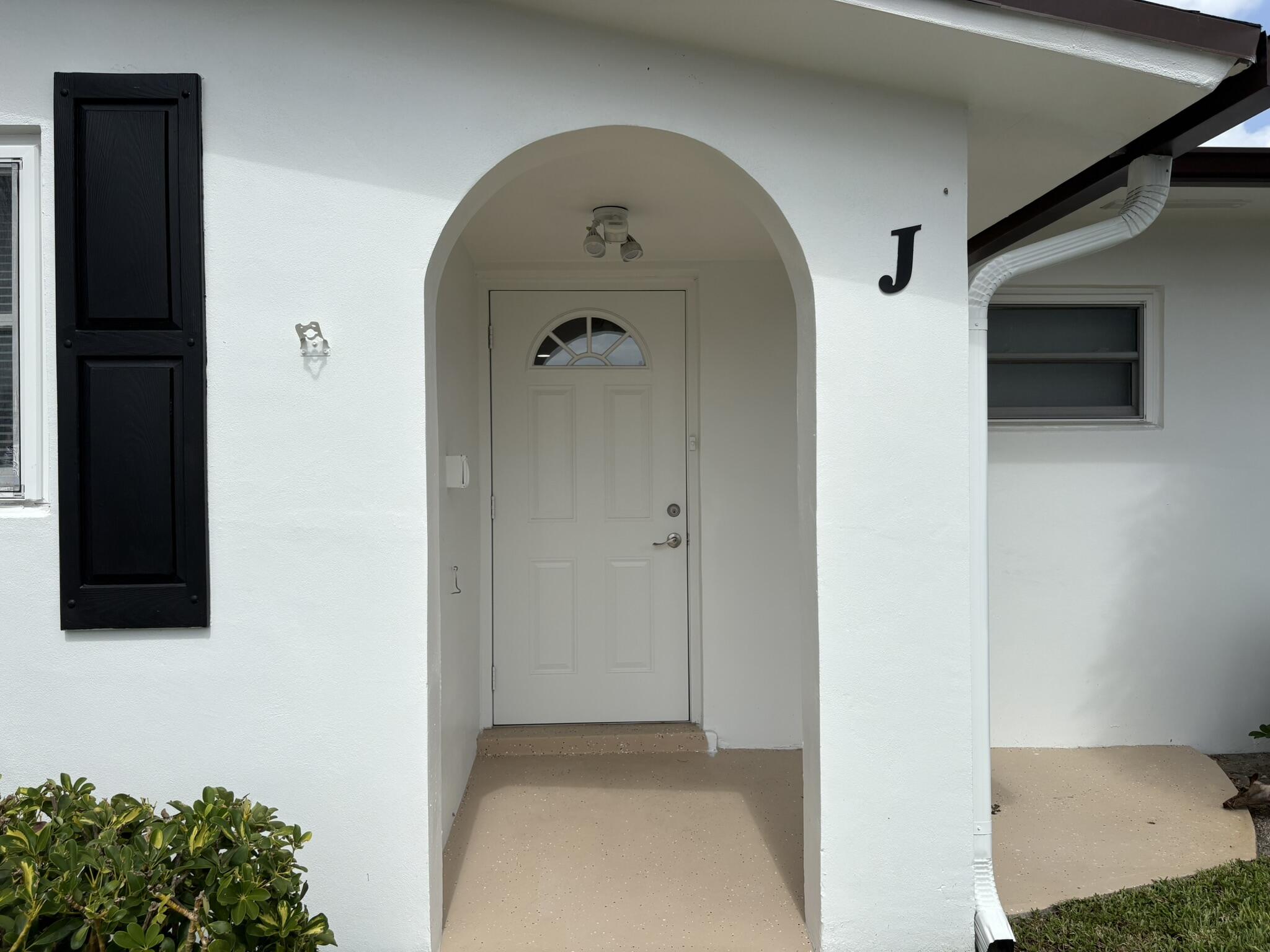 2930 Crosley Drive E J Property Photo 2