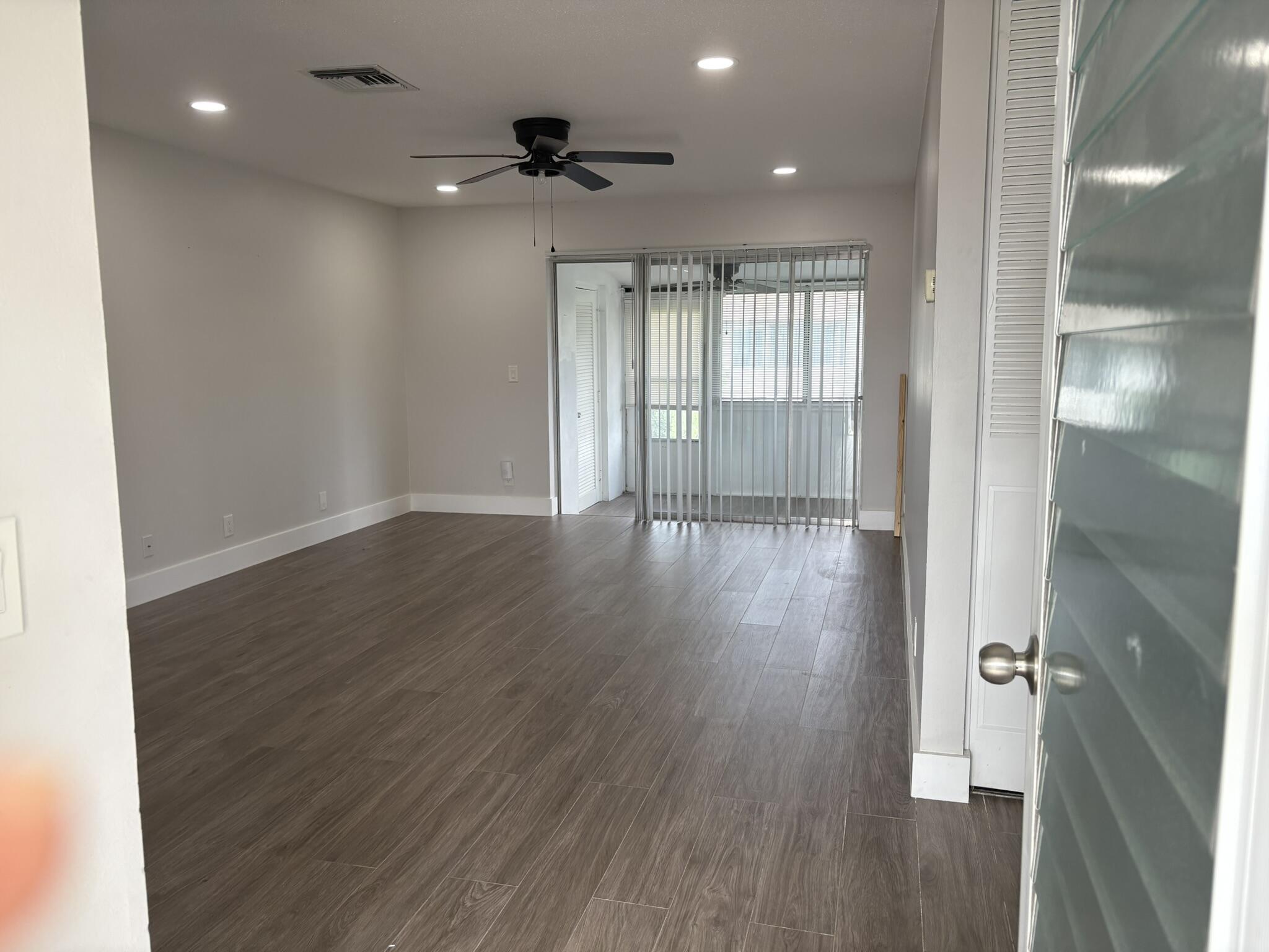 2930 Crosley Drive E J Property Photo 4