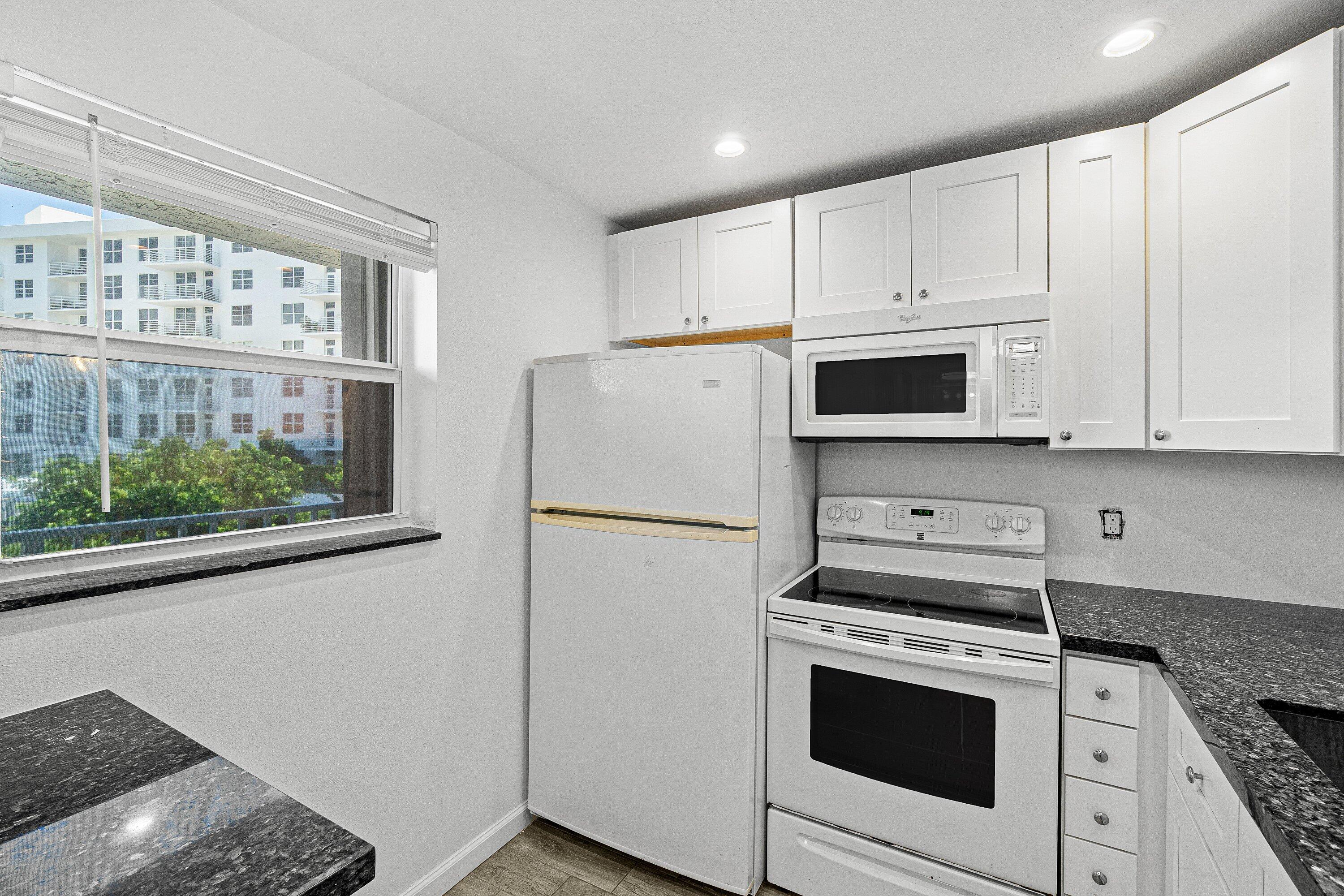 2929 S Ocean Boulevard 2120 Property Photo 12