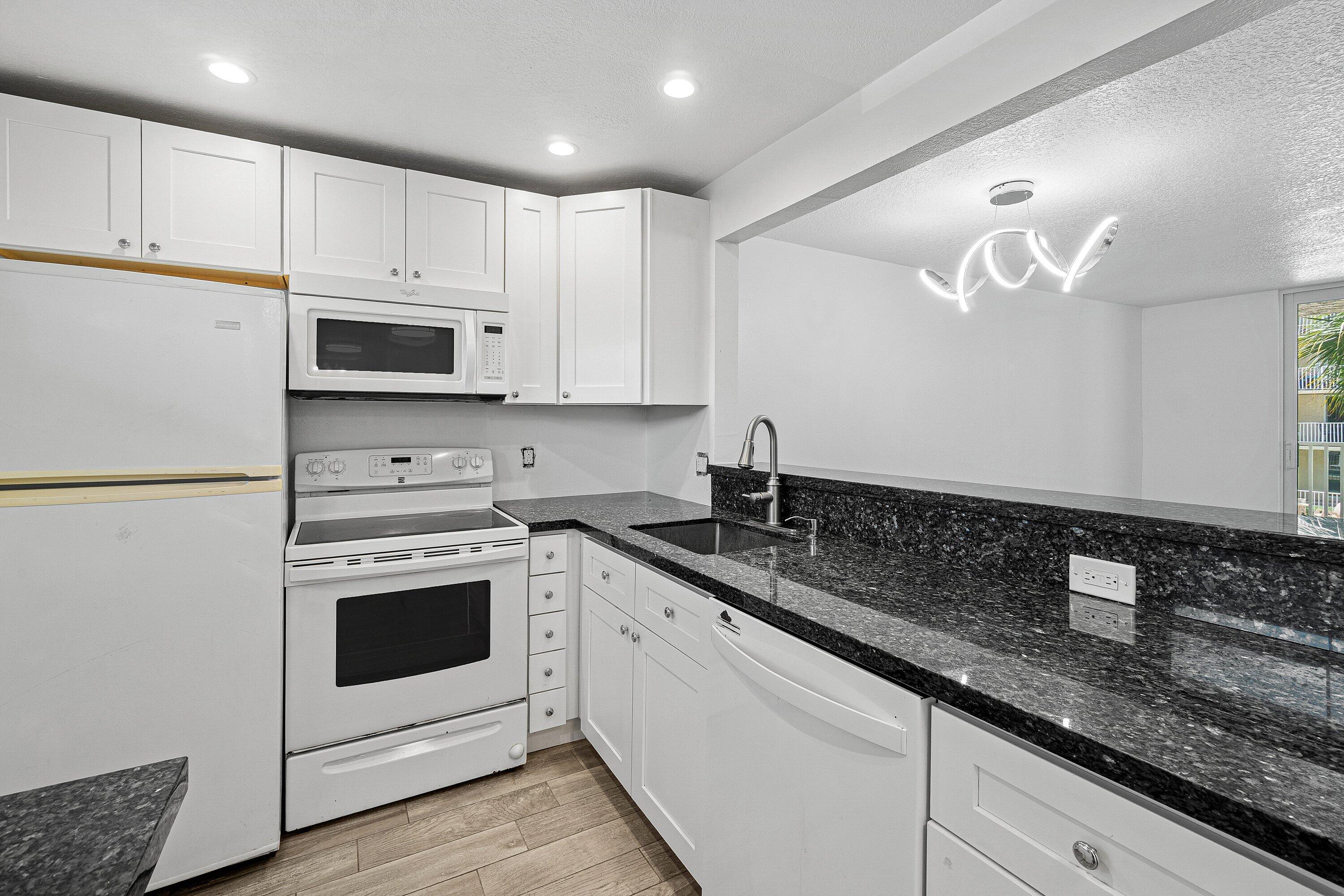 2929 S Ocean Boulevard 2120 Property Photo 13