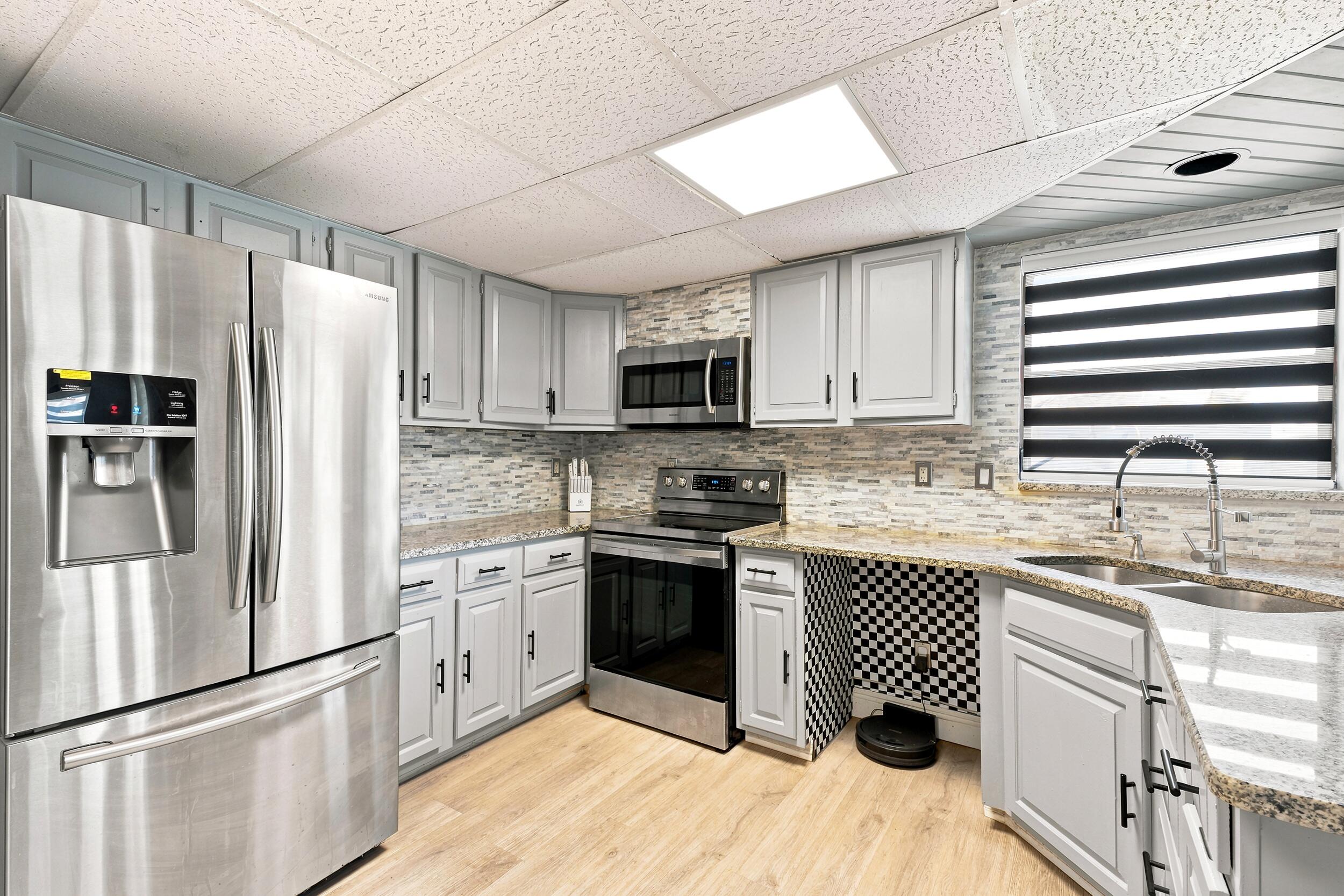 450 Se Thornhill Drive Property Photo 8