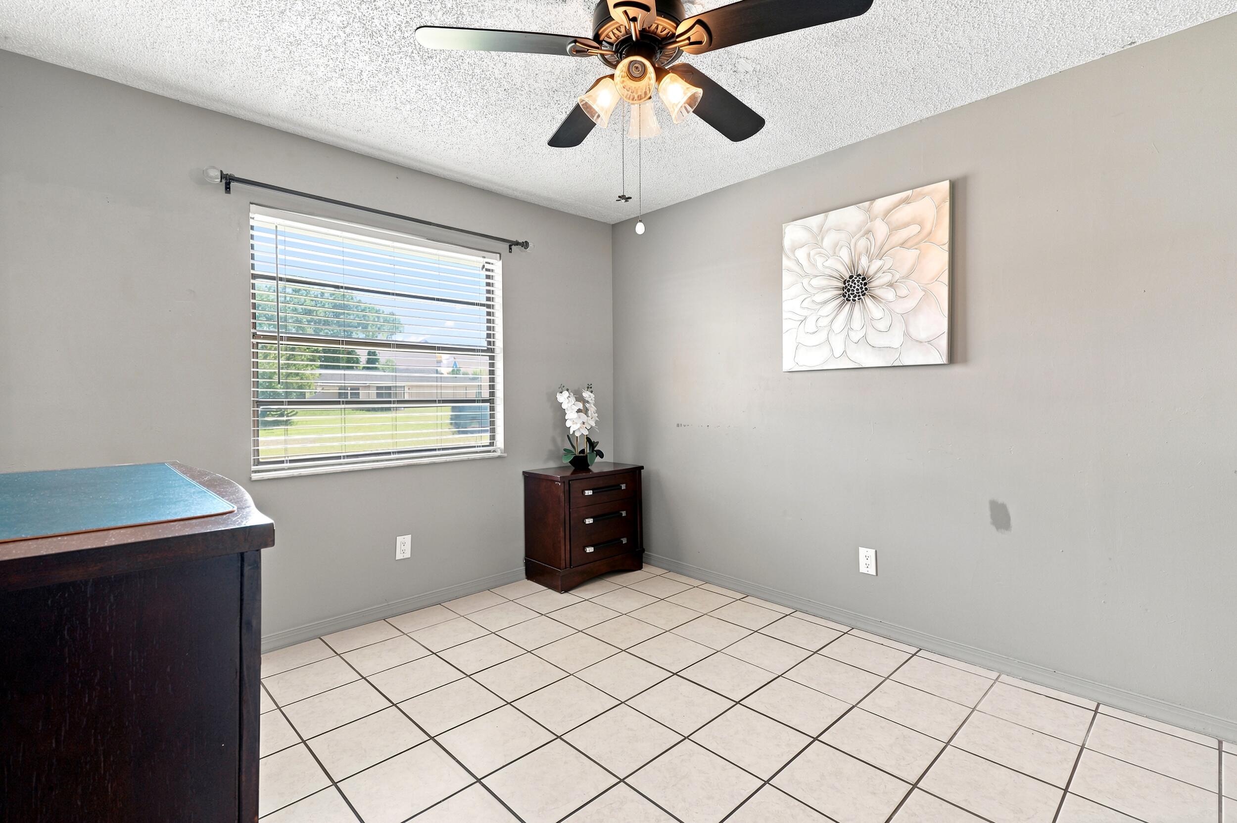 450 Se Thornhill Drive Property Photo 23