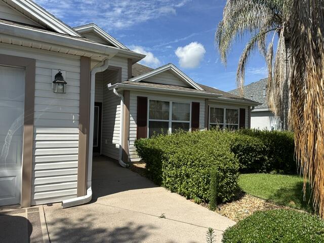 992 Ridgeland Path Property Photo 1