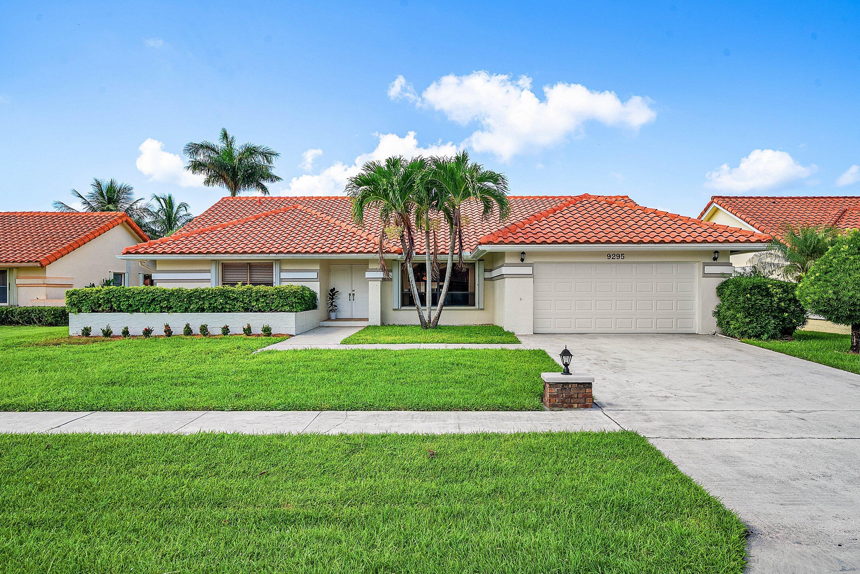 9295 Sun Pointe Drive Property Photo 1