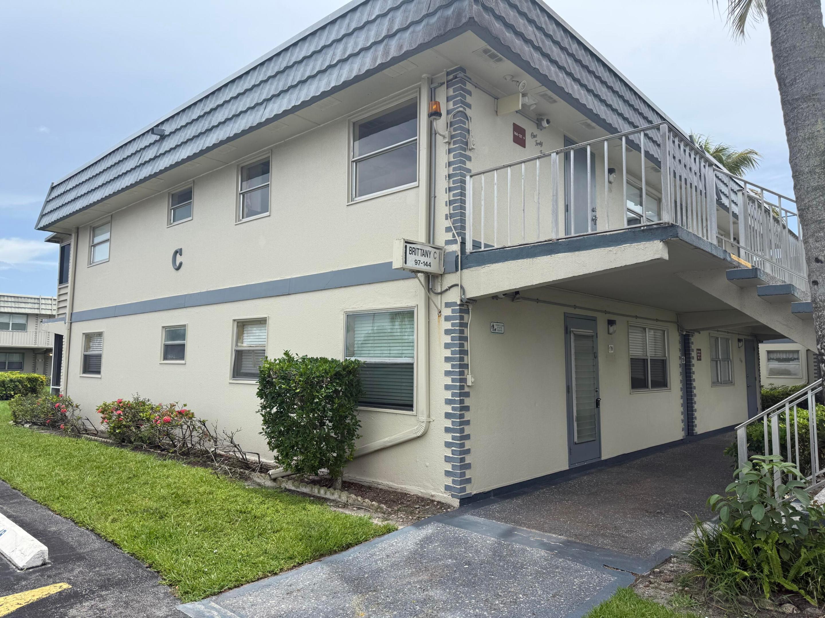 120 Brittany Terrace C Property Photo 7