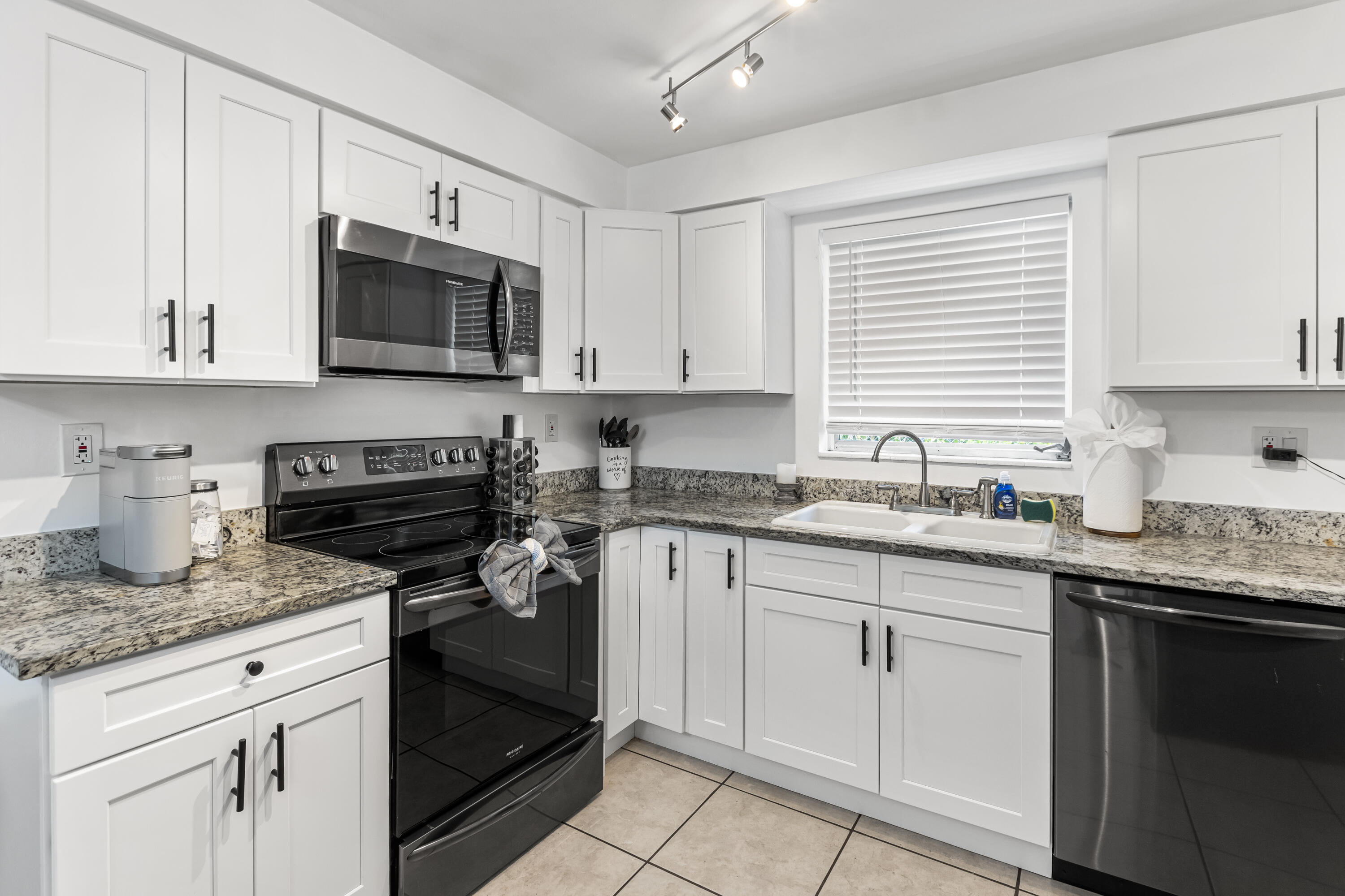 2191 Thomasson Drive Property Photo 4
