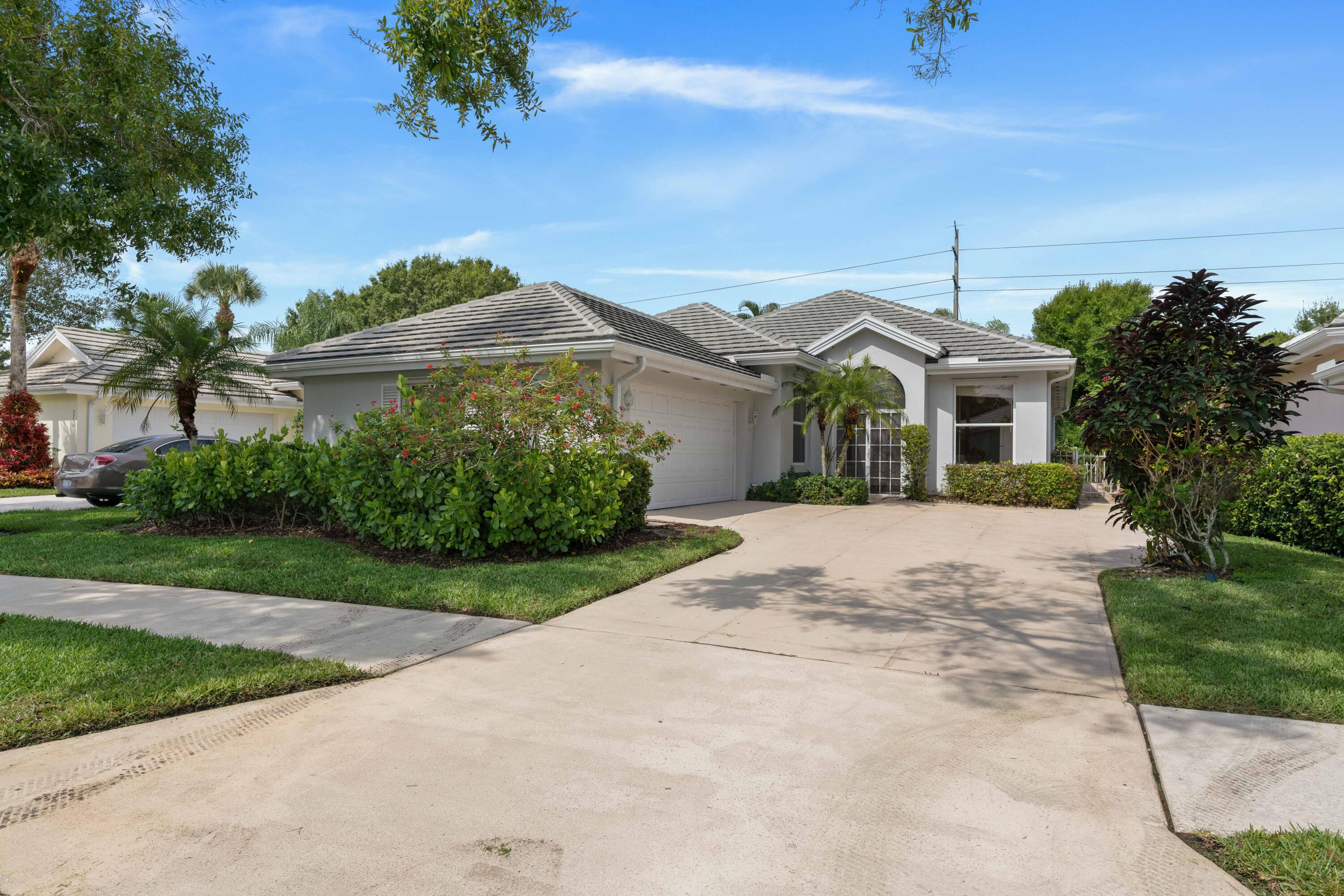 7744 Se Needle Palm Circle Property Photo 2