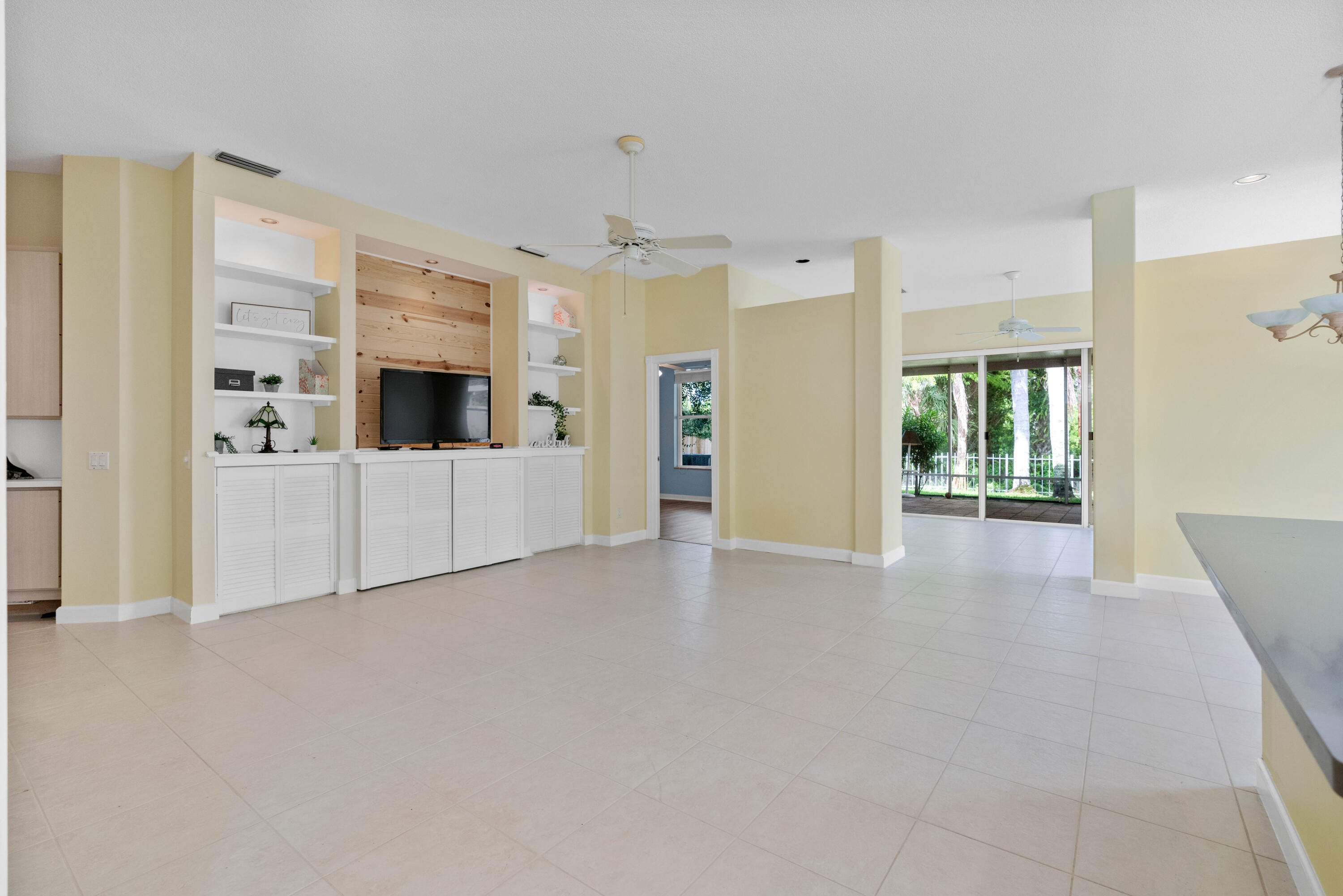 7744 Se Needle Palm Circle Property Photo 6